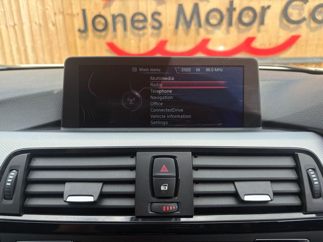 BMW 3 Series view 29