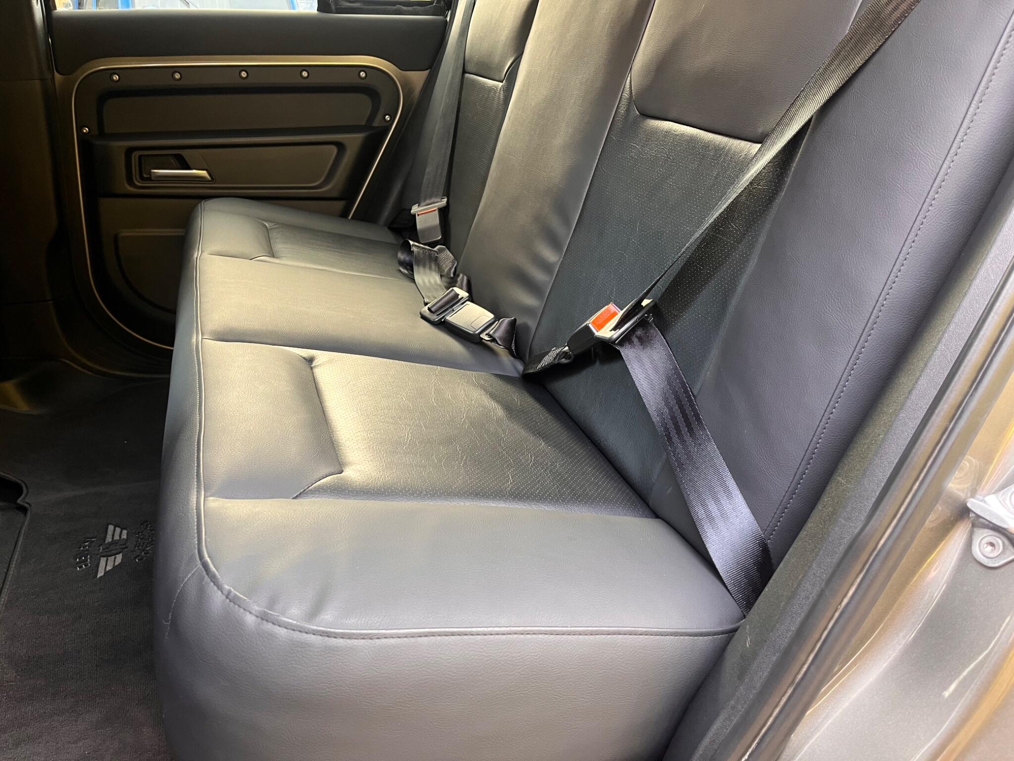 Land Rover Defender view 34