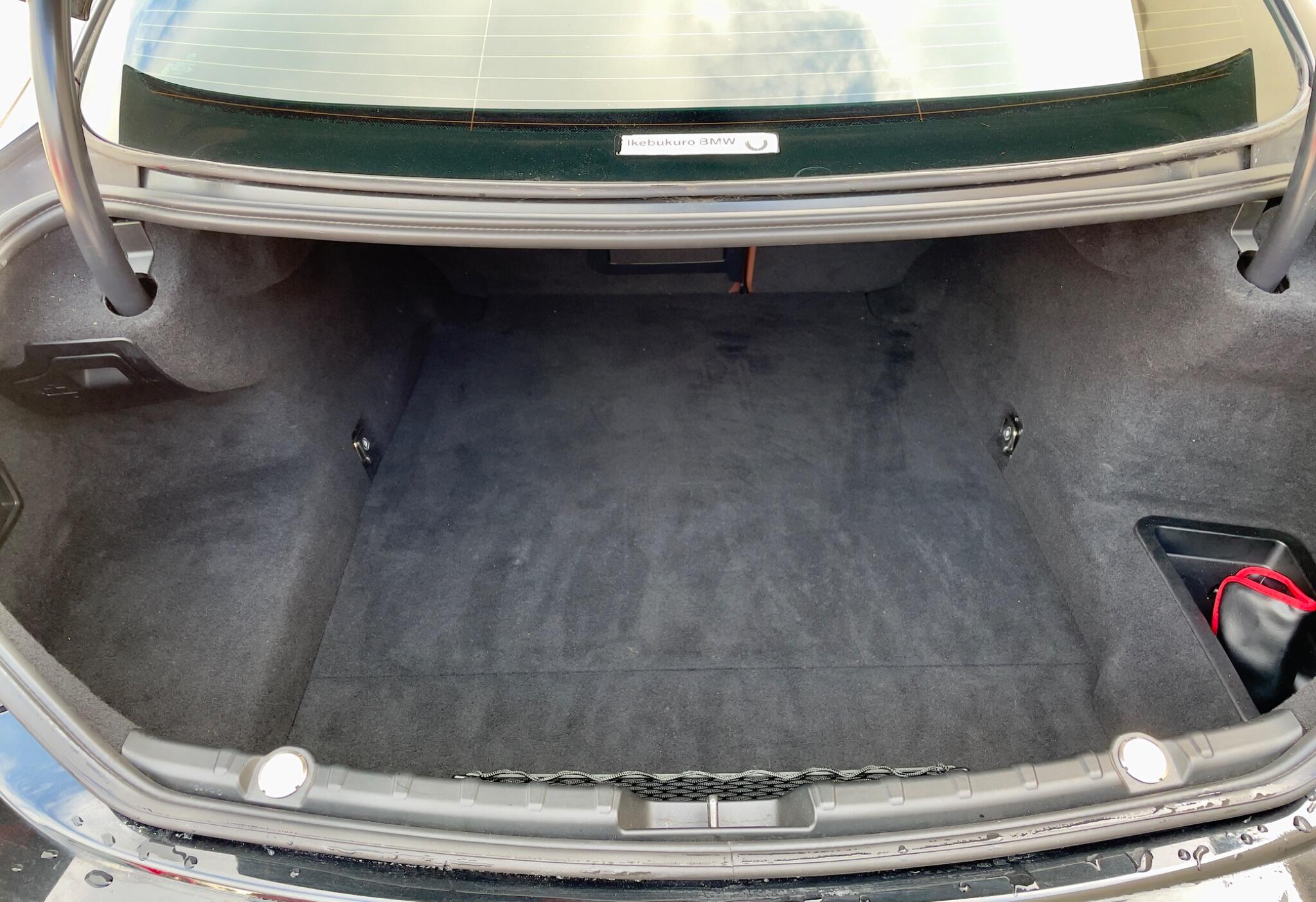 BMW 6 Series view 42