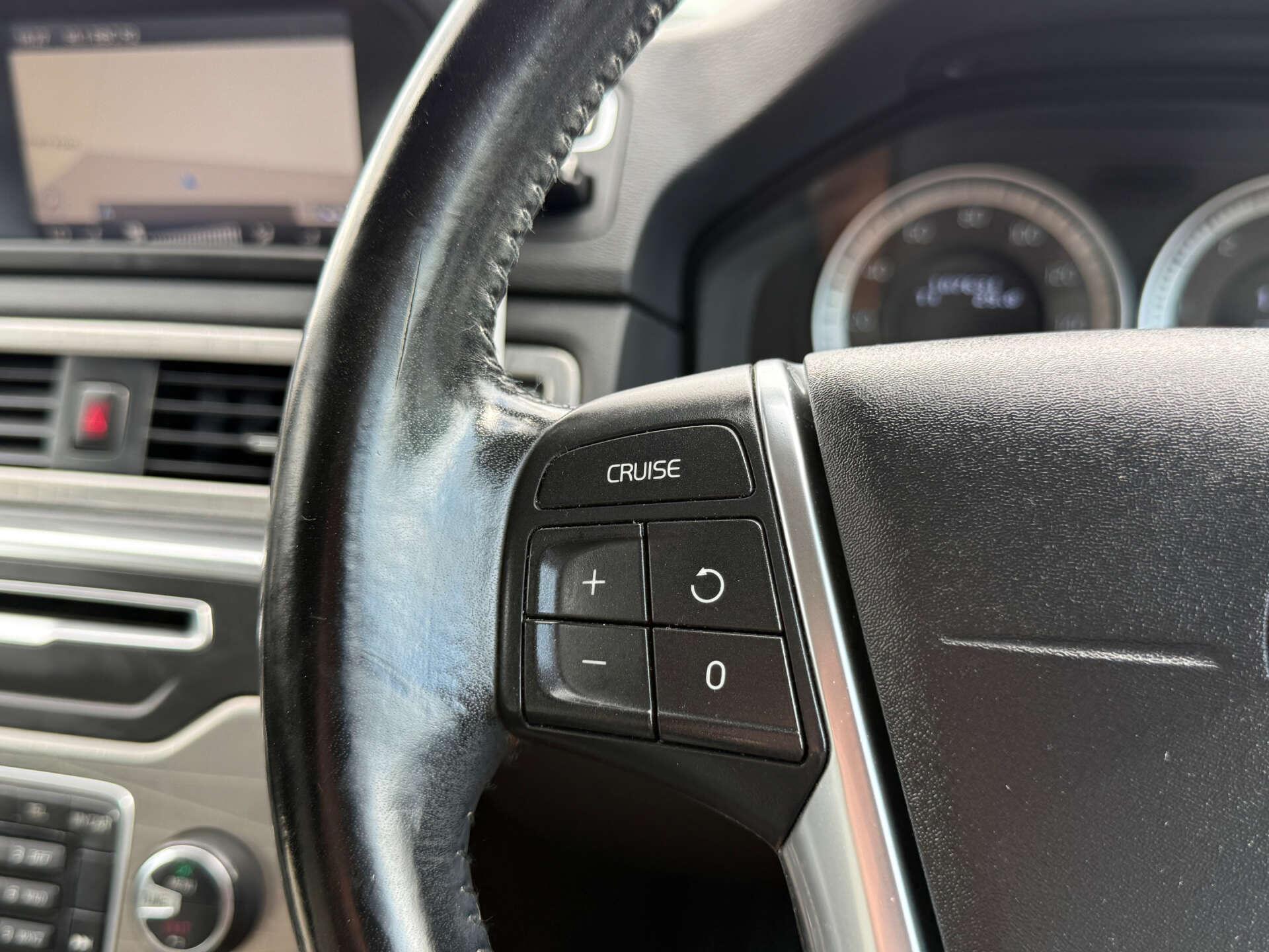 Volvo XC70 view 45