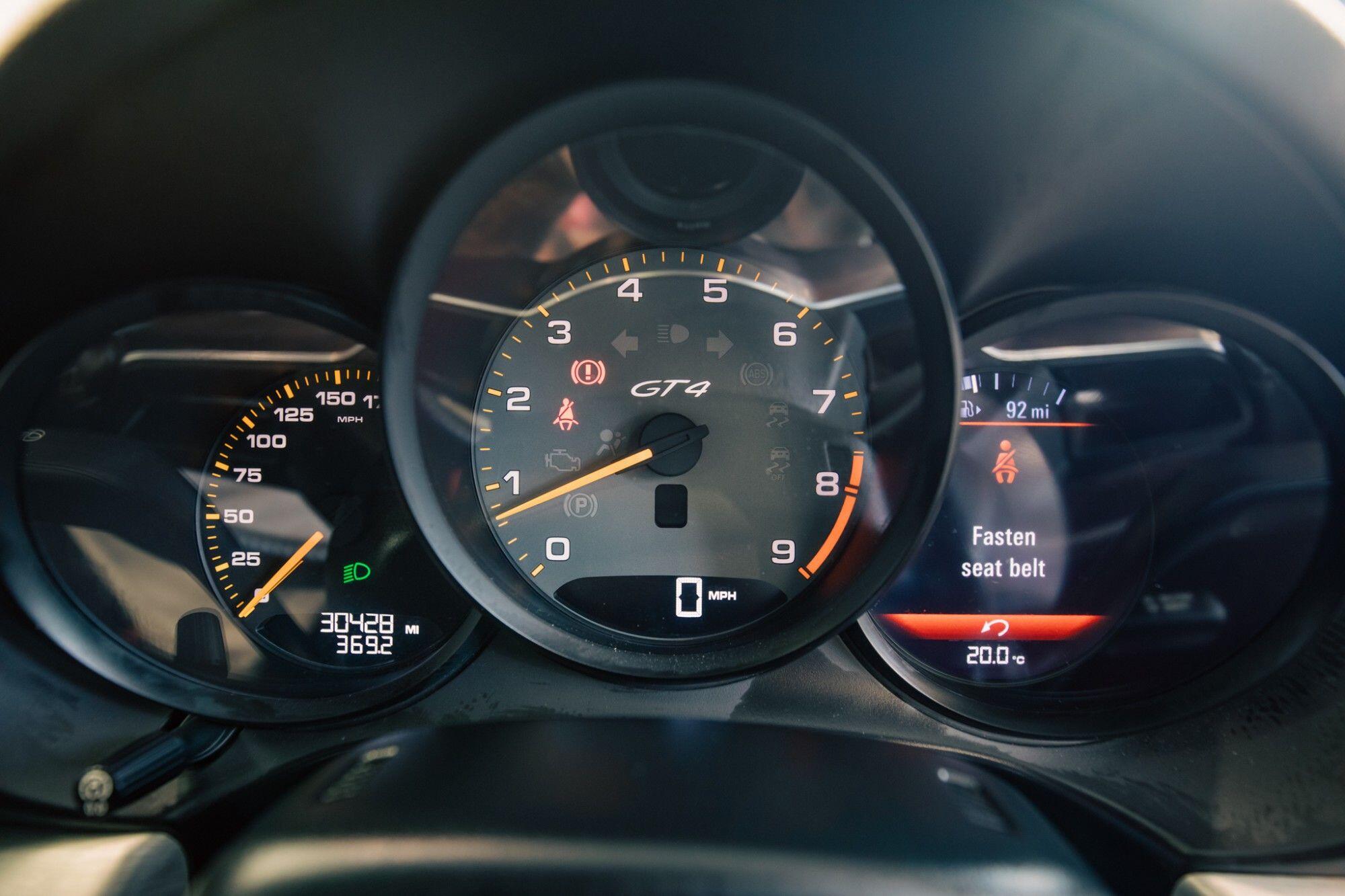 Porsche Cayman view 24