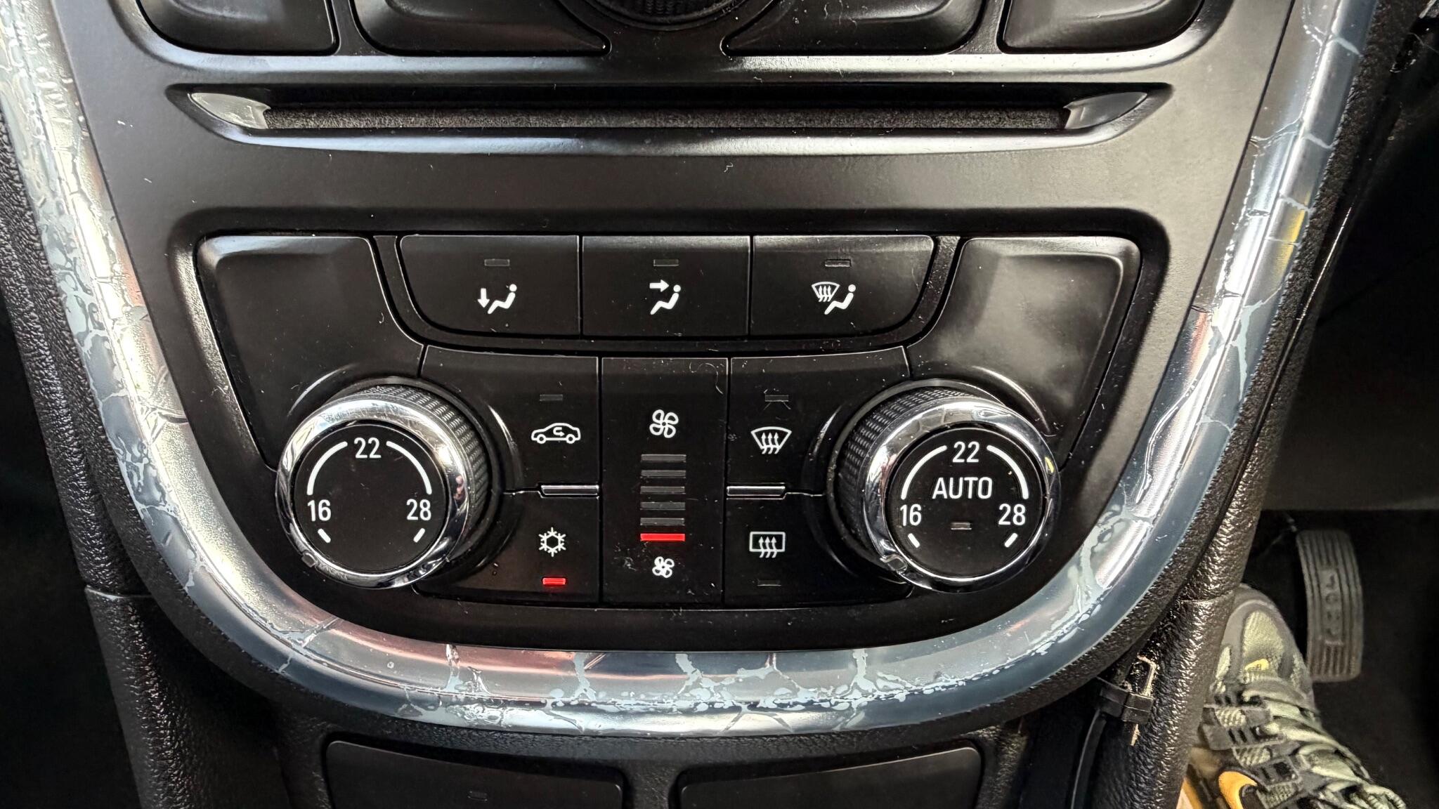 Vauxhall Mokka view 34