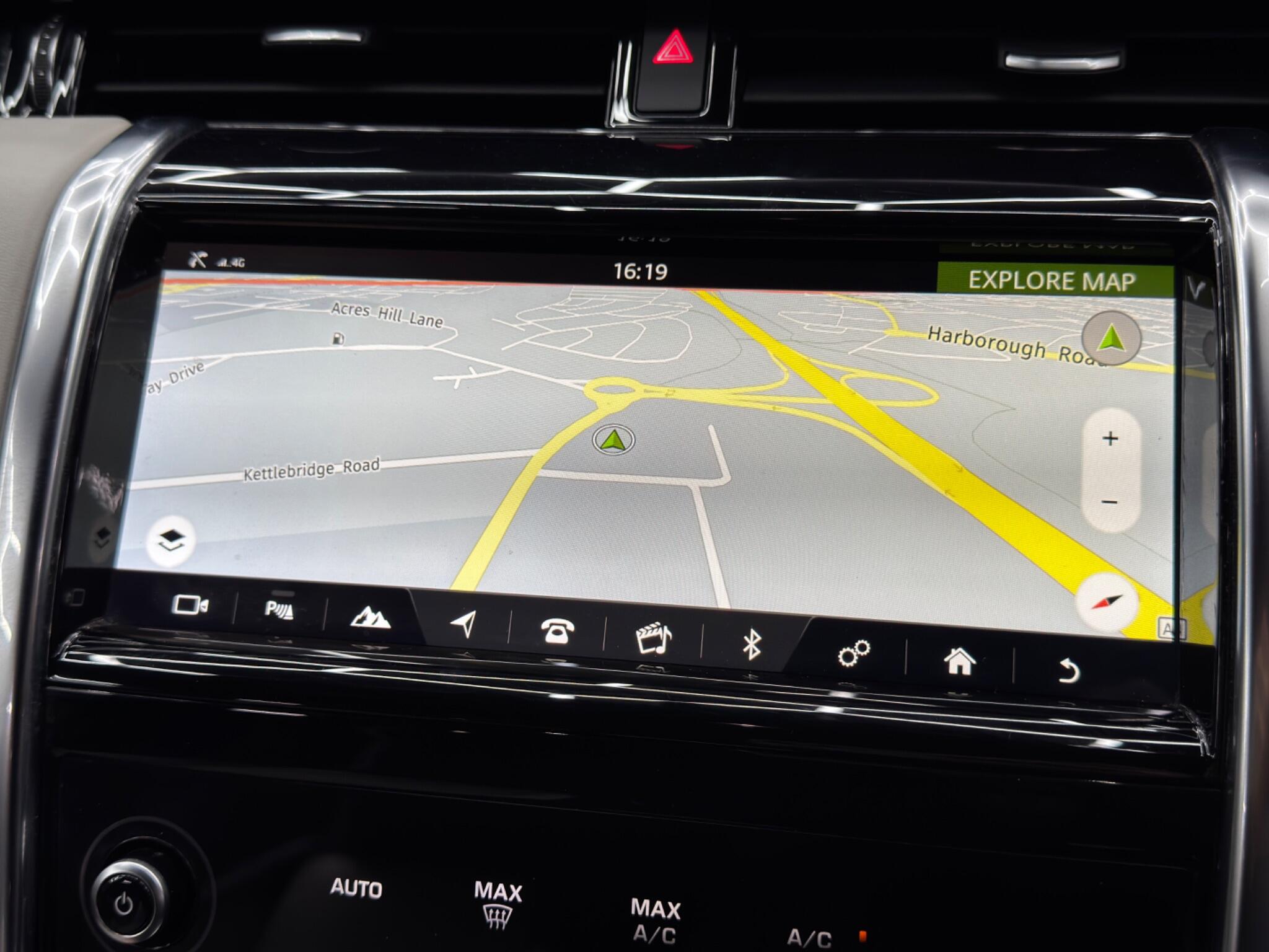 Land Rover Discovery Sport view 29