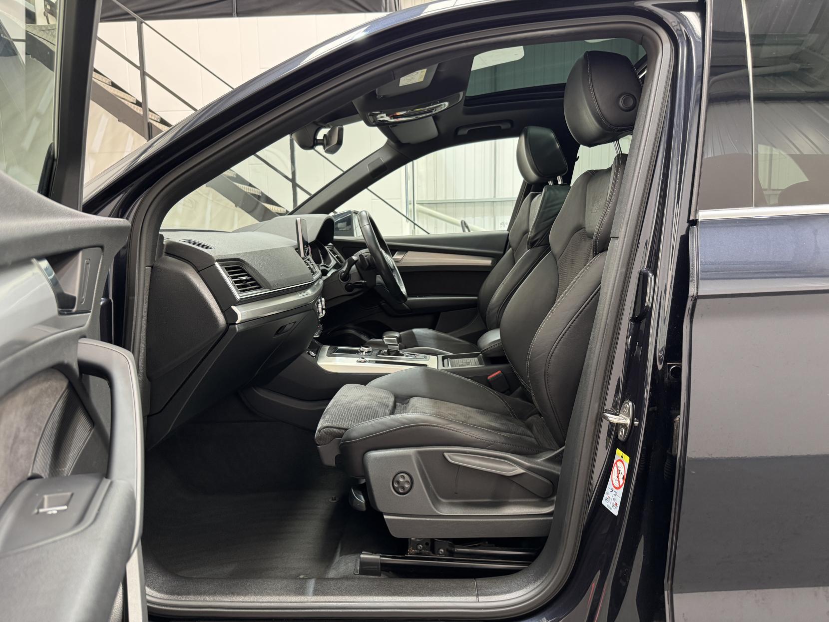 Audi Q5 view 50