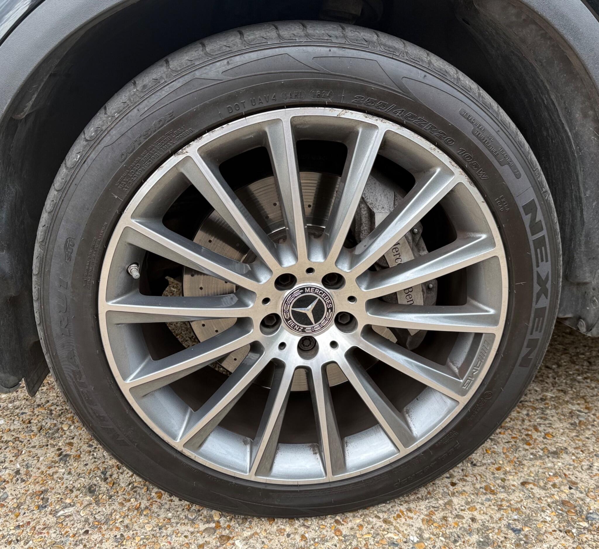Mercedes-Benz GLC view 27