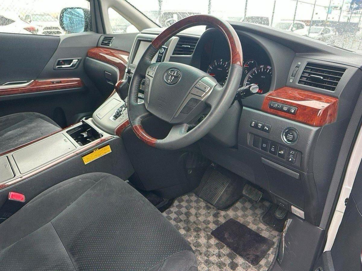 Toyota Vellfire view 10