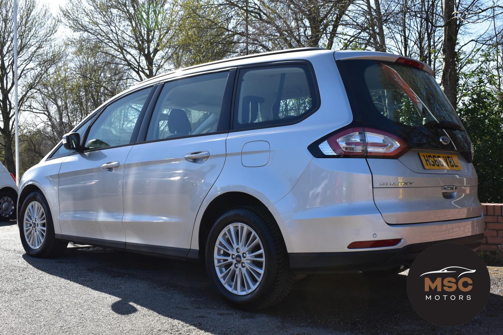 Ford Galaxy view 12