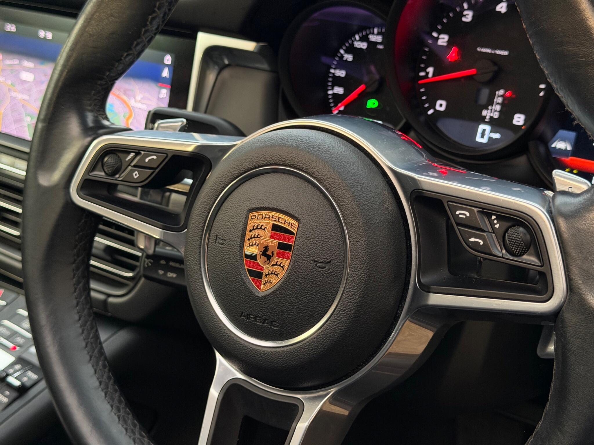Porsche Macan view 46
