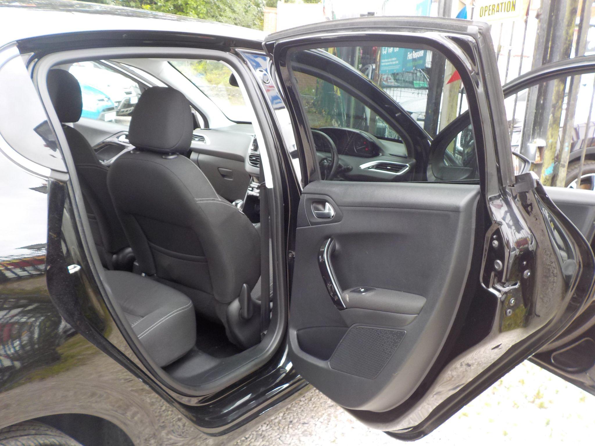 Peugeot 208 1.2 PureTech Tech Edition Euro 6 (s/s) 5dr
