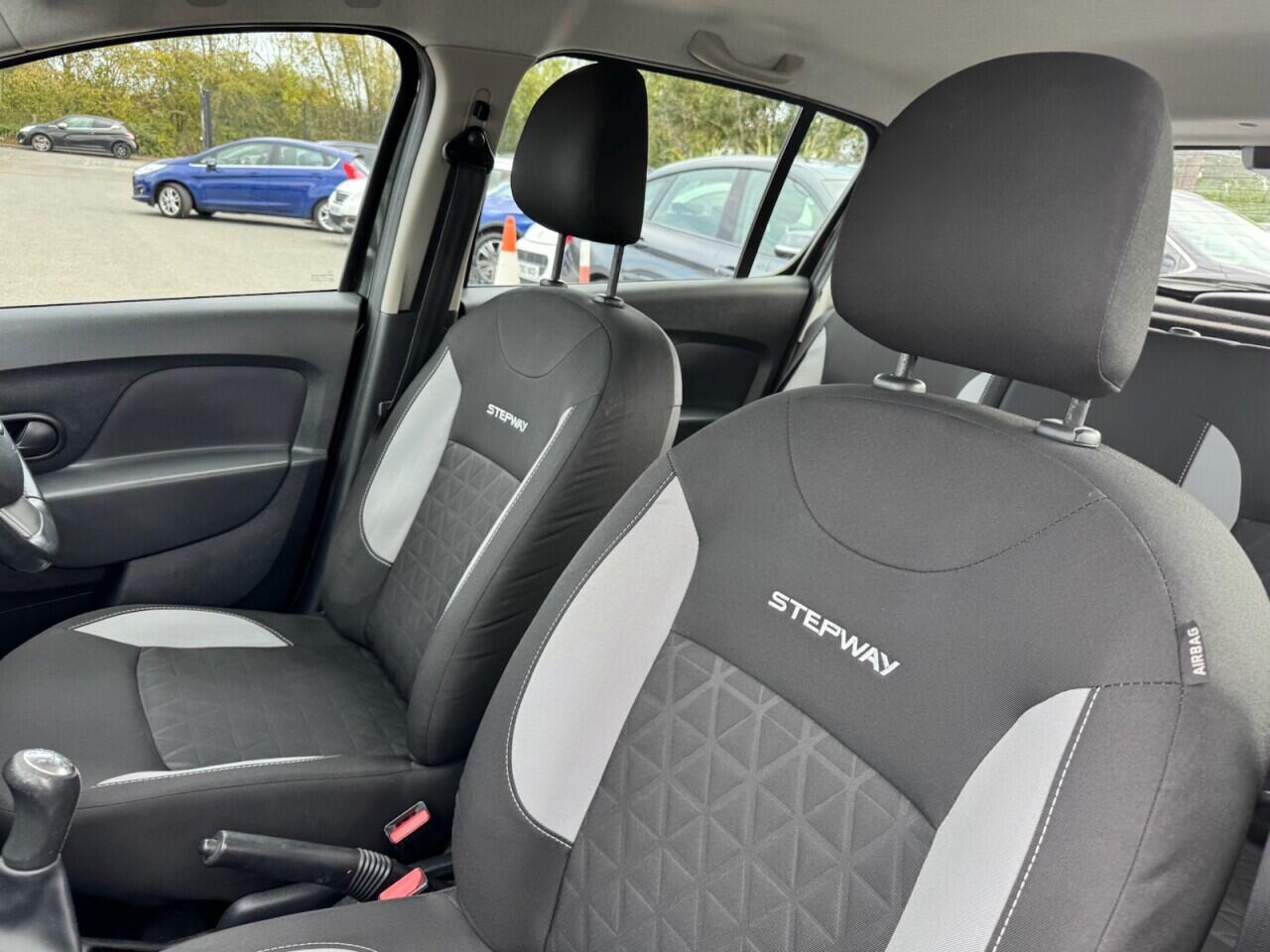 Dacia Sandero view 43