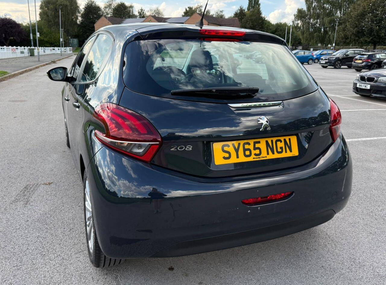 Peugeot 208 view 19