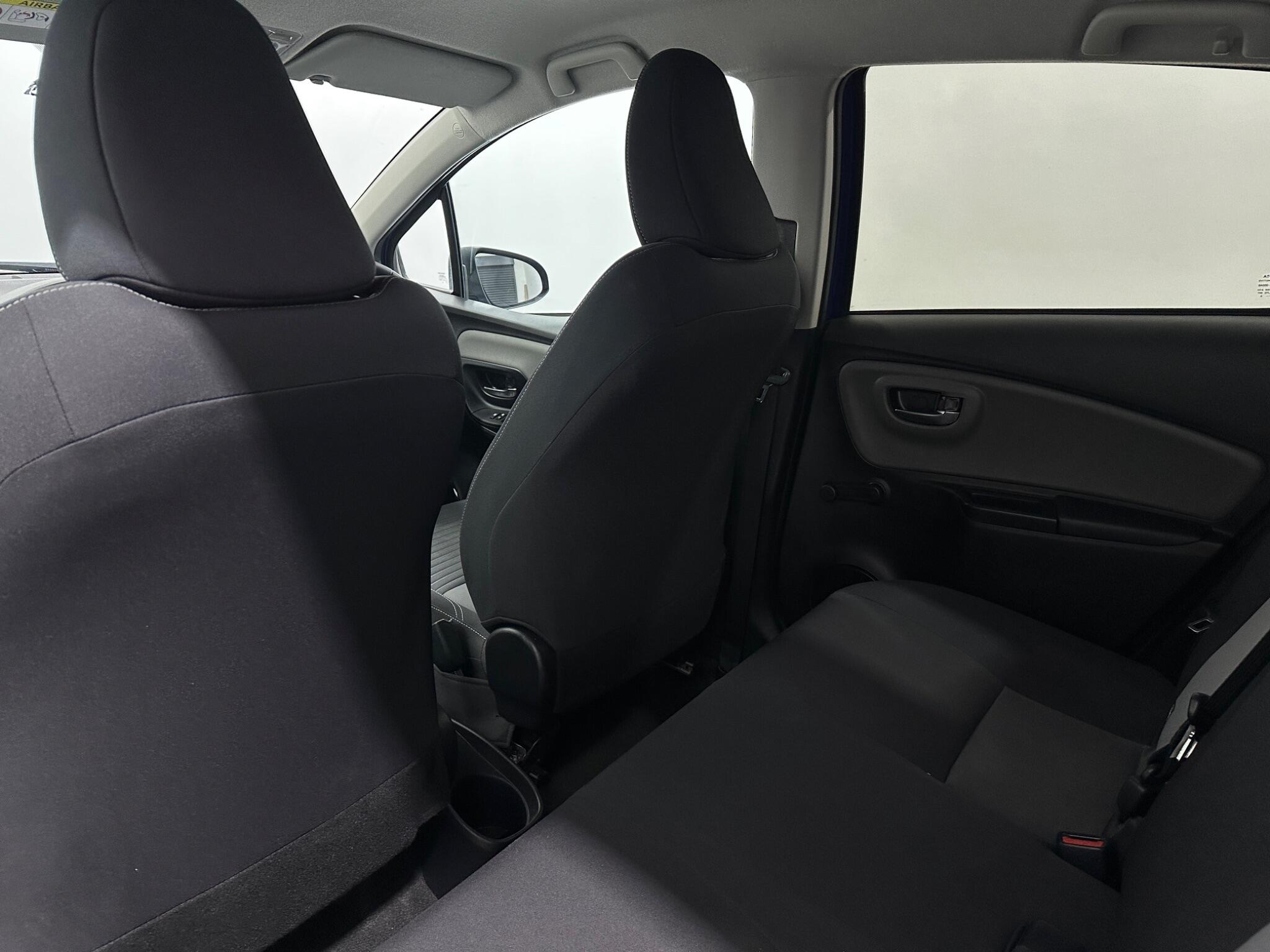Toyota Yaris view 32