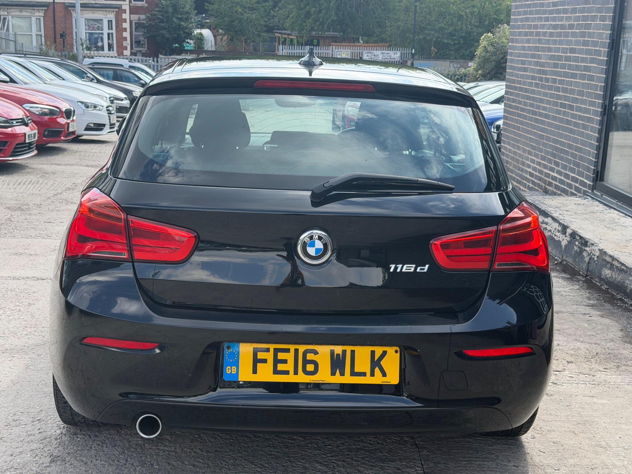 BMW 1 Series view 5