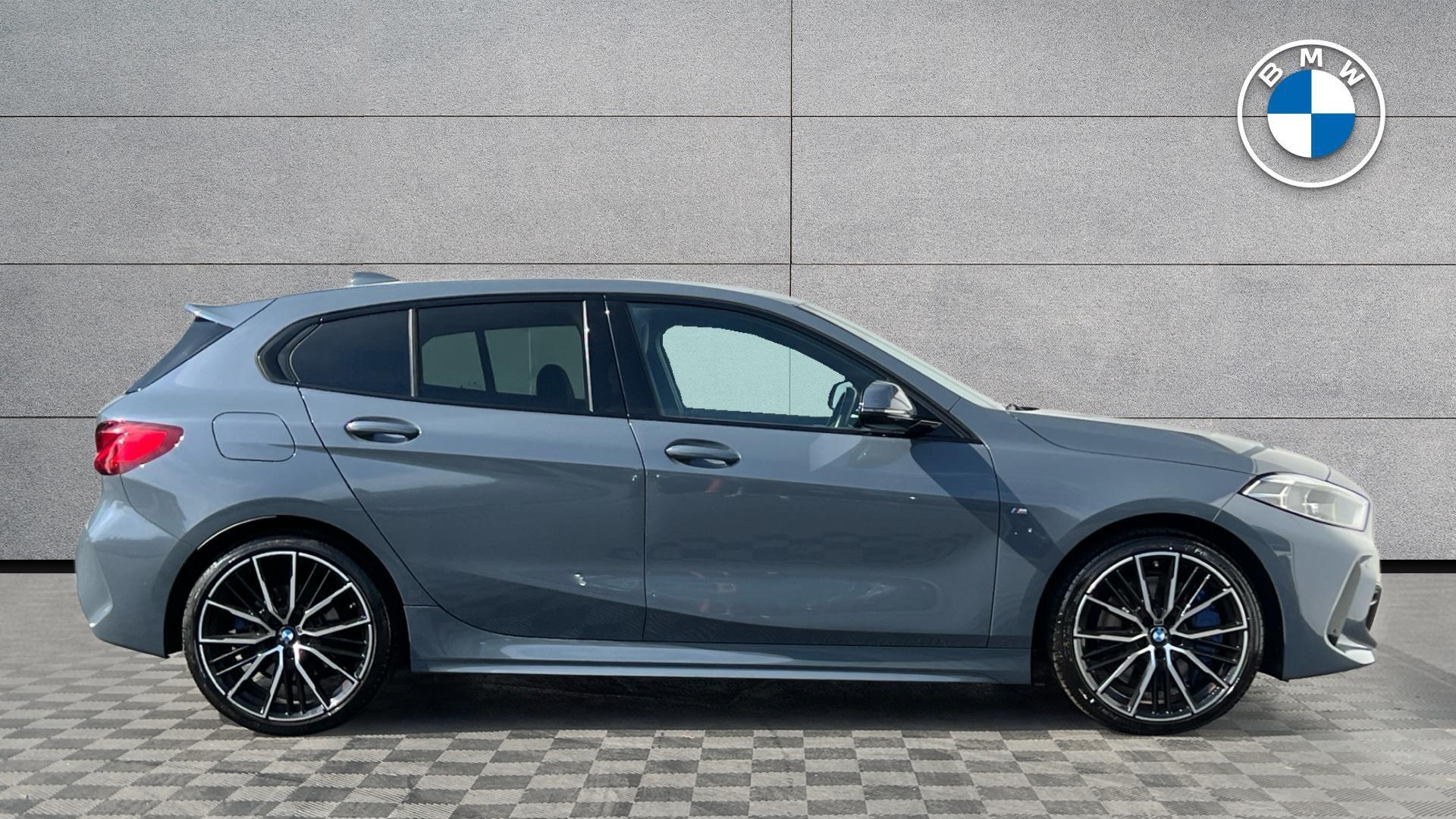 BMW 1 Series view 3