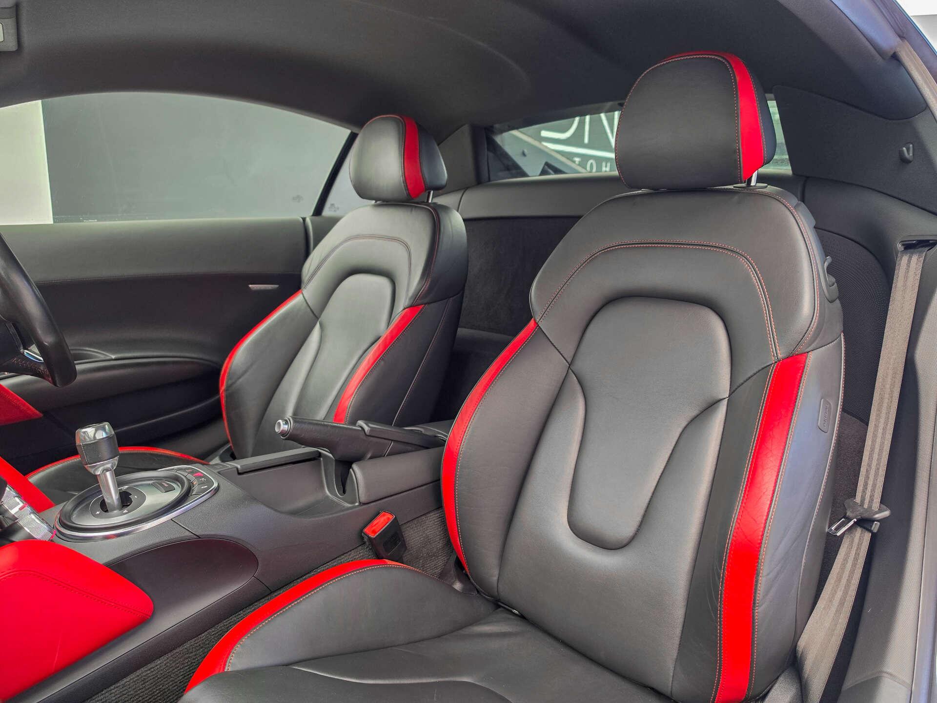 Audi R8 view 2