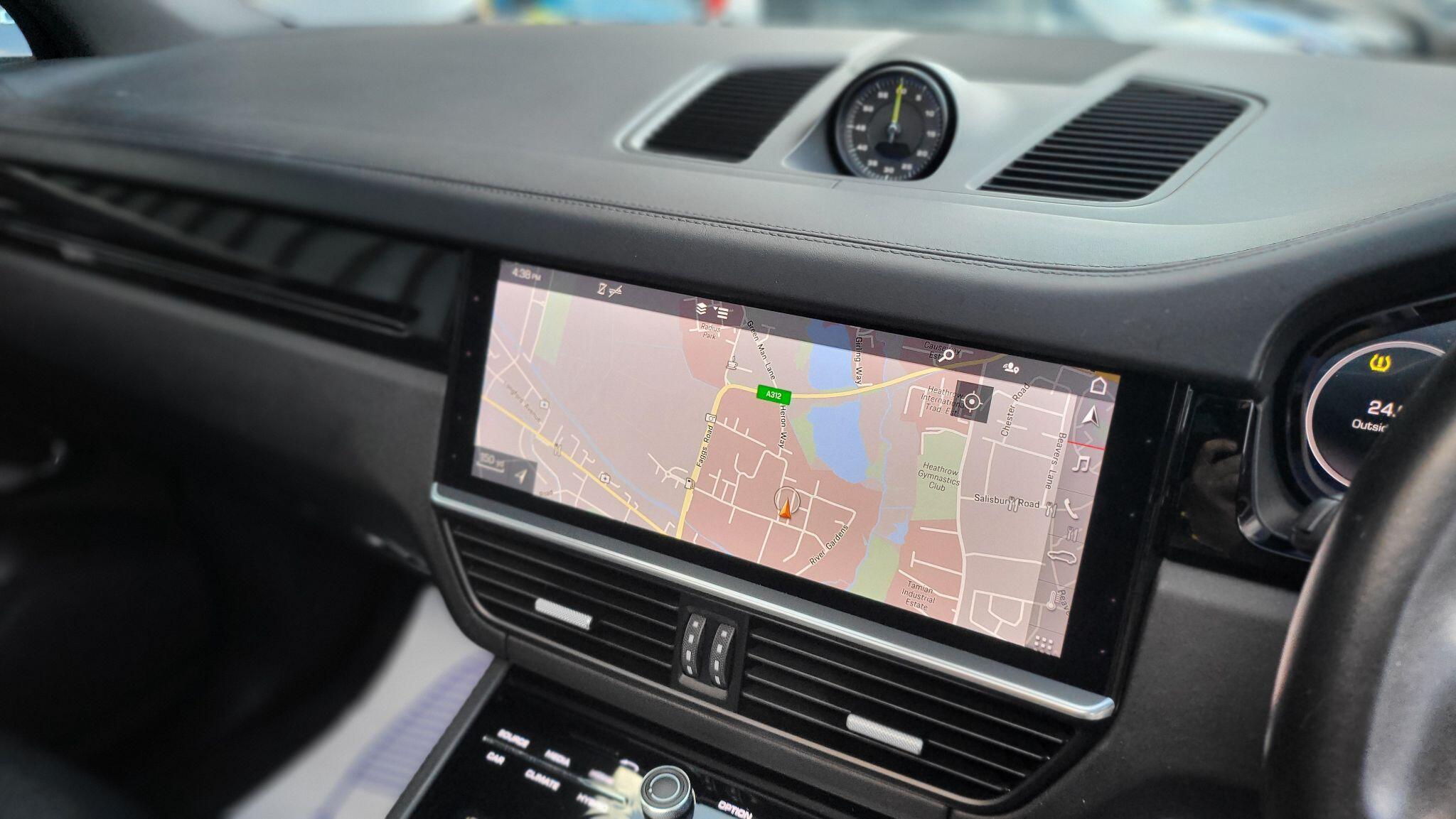 Porsche Cayenne view 30