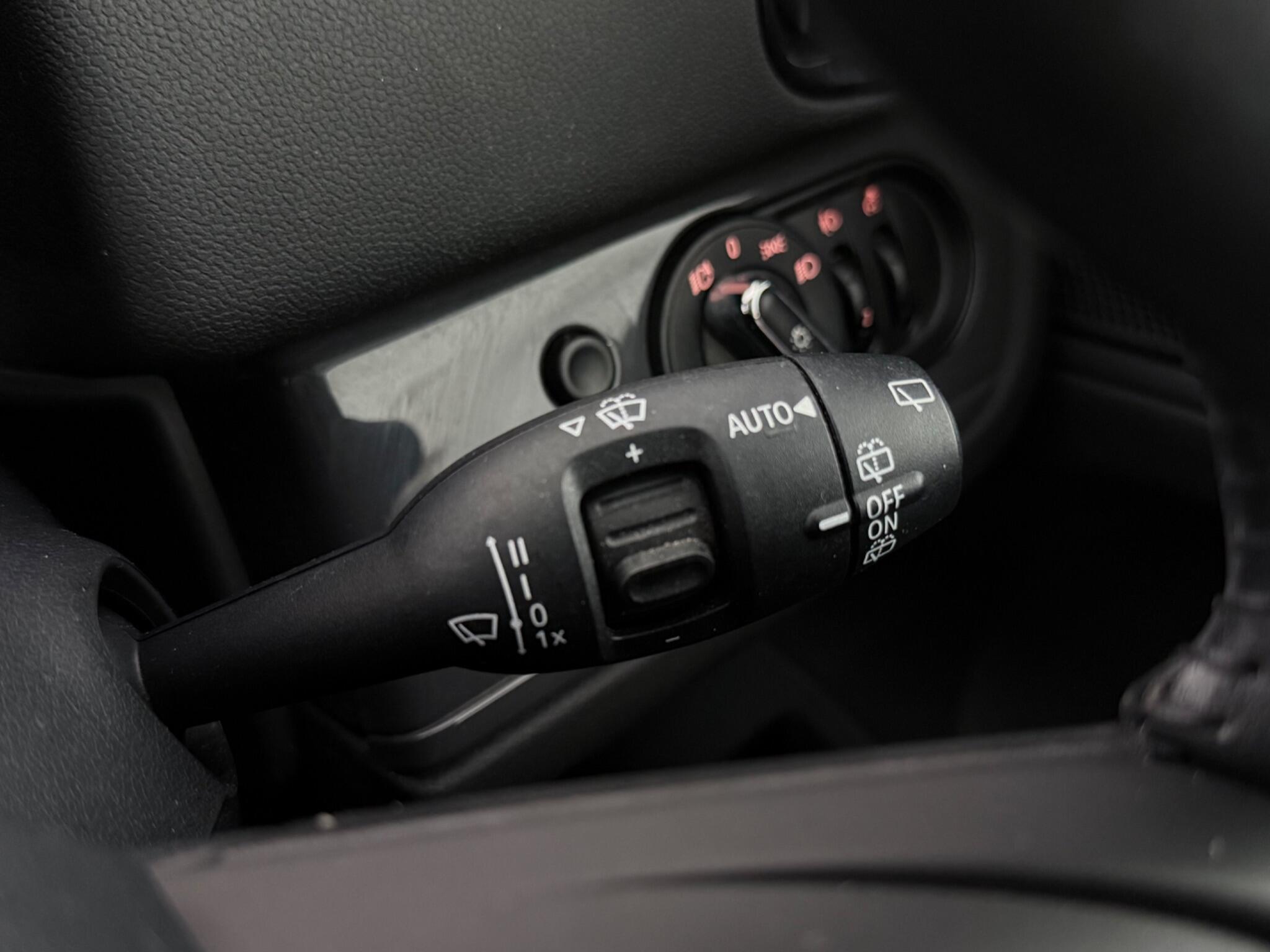 Mini Countryman view 18