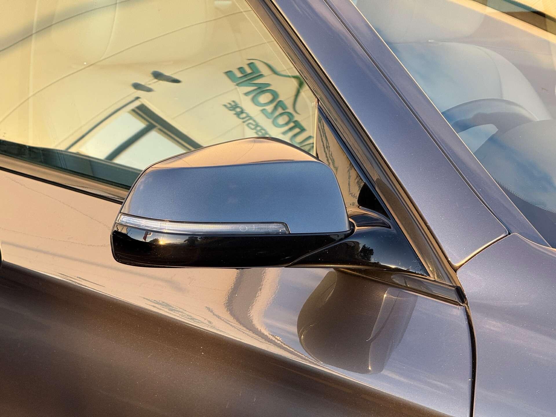 BMW 5 Series view 9