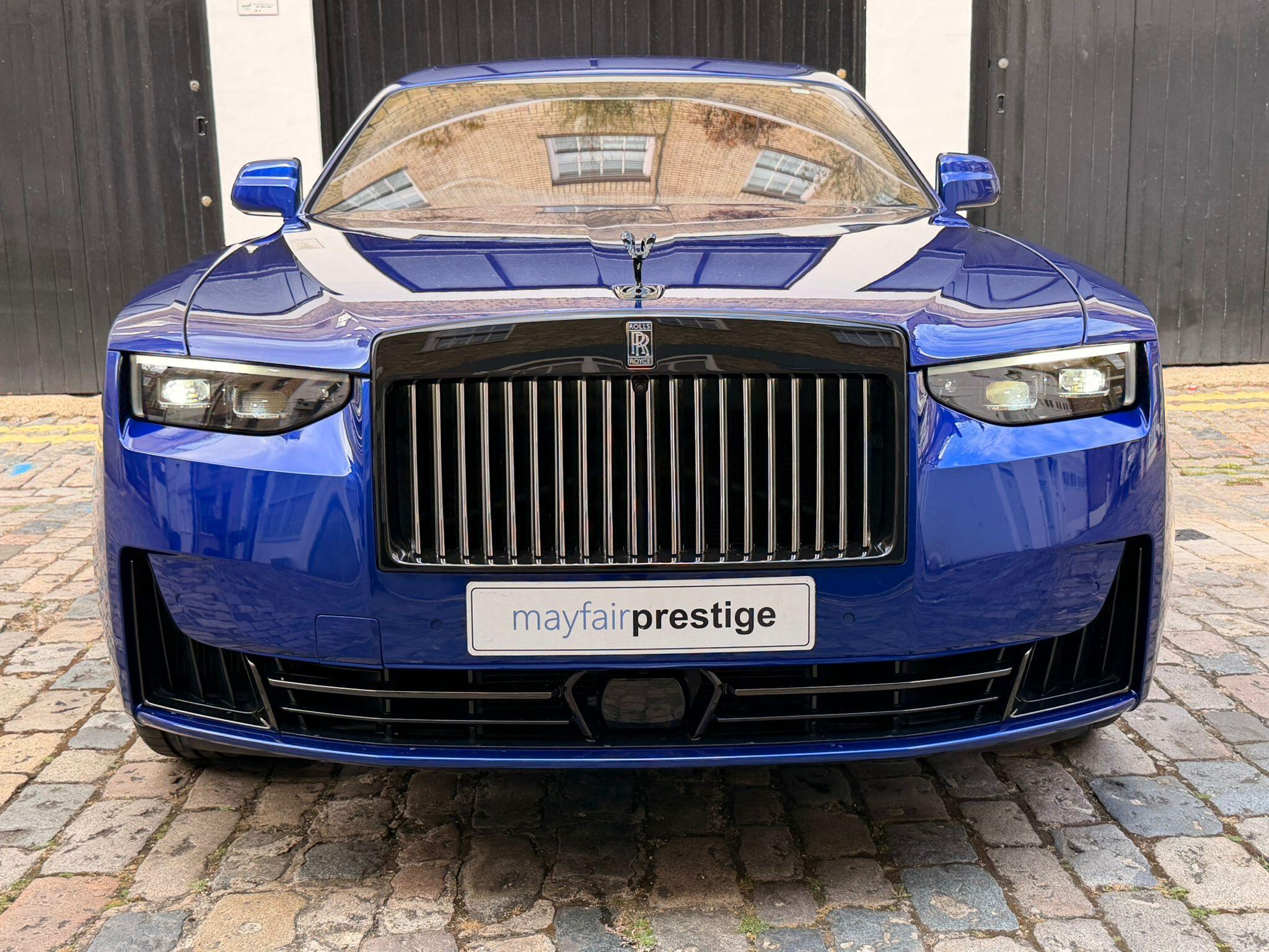 Rolls-Royce Ghost view 2