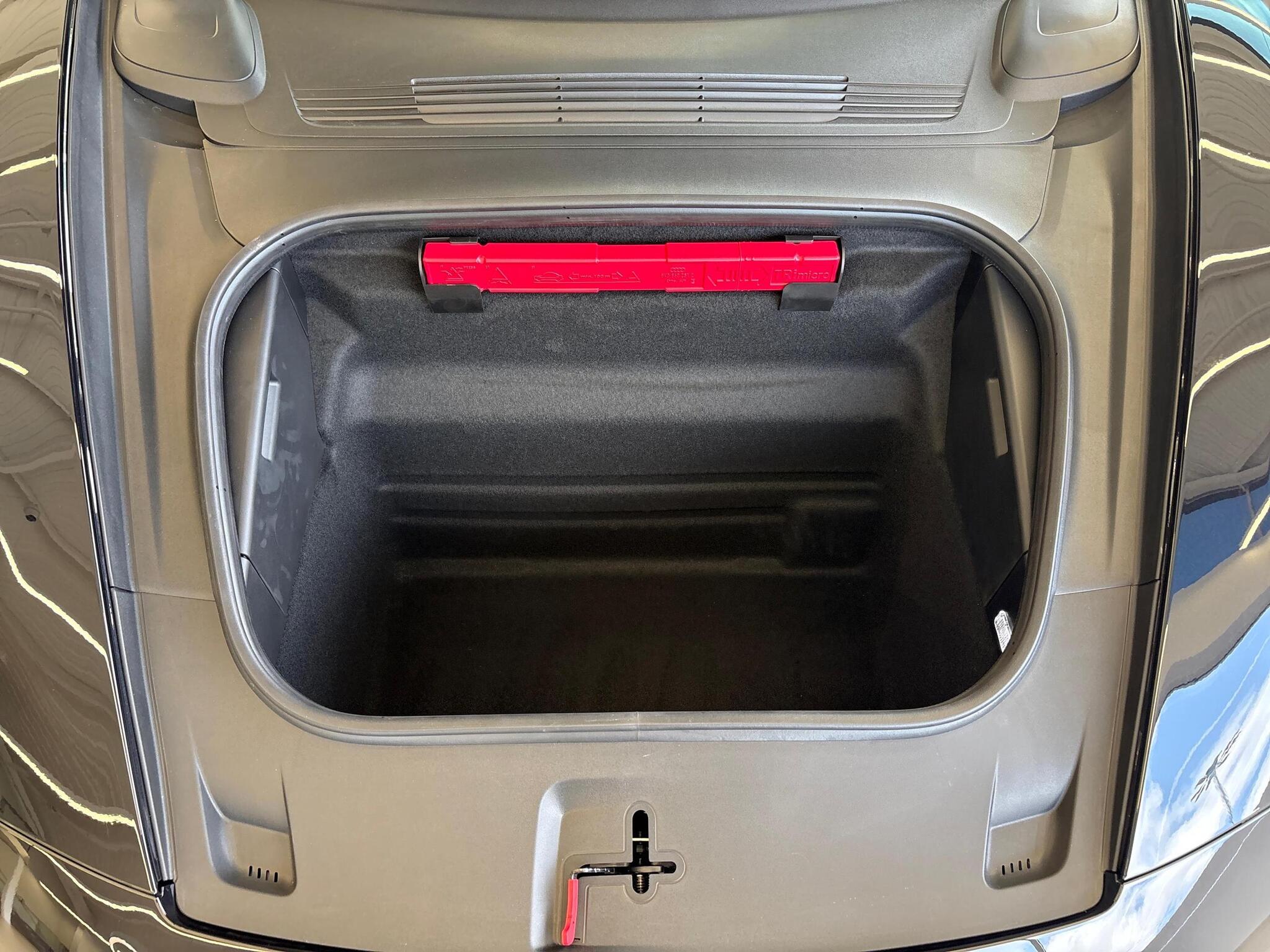 Porsche 911 view 27