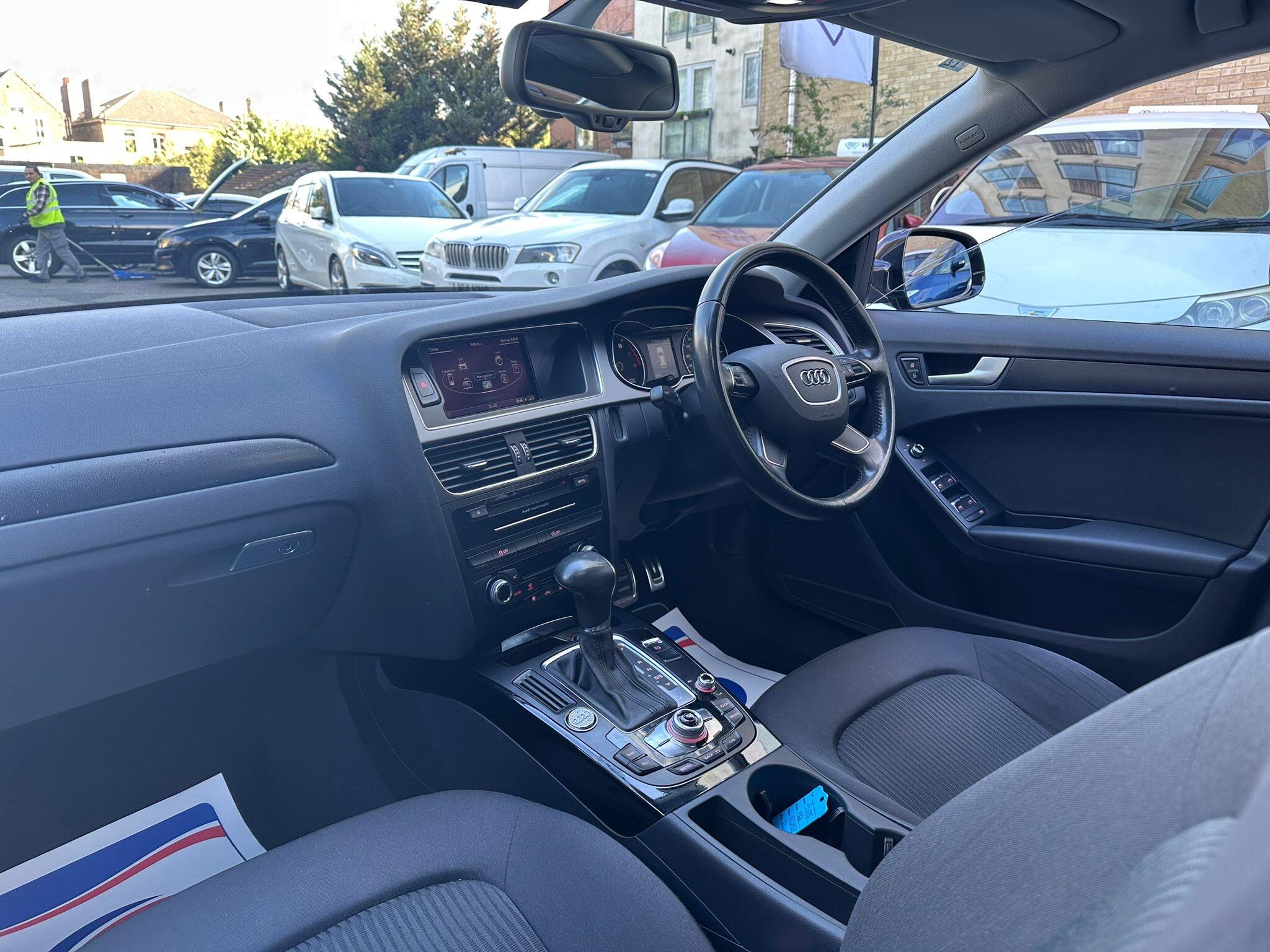 Audi A4 Avant view 19