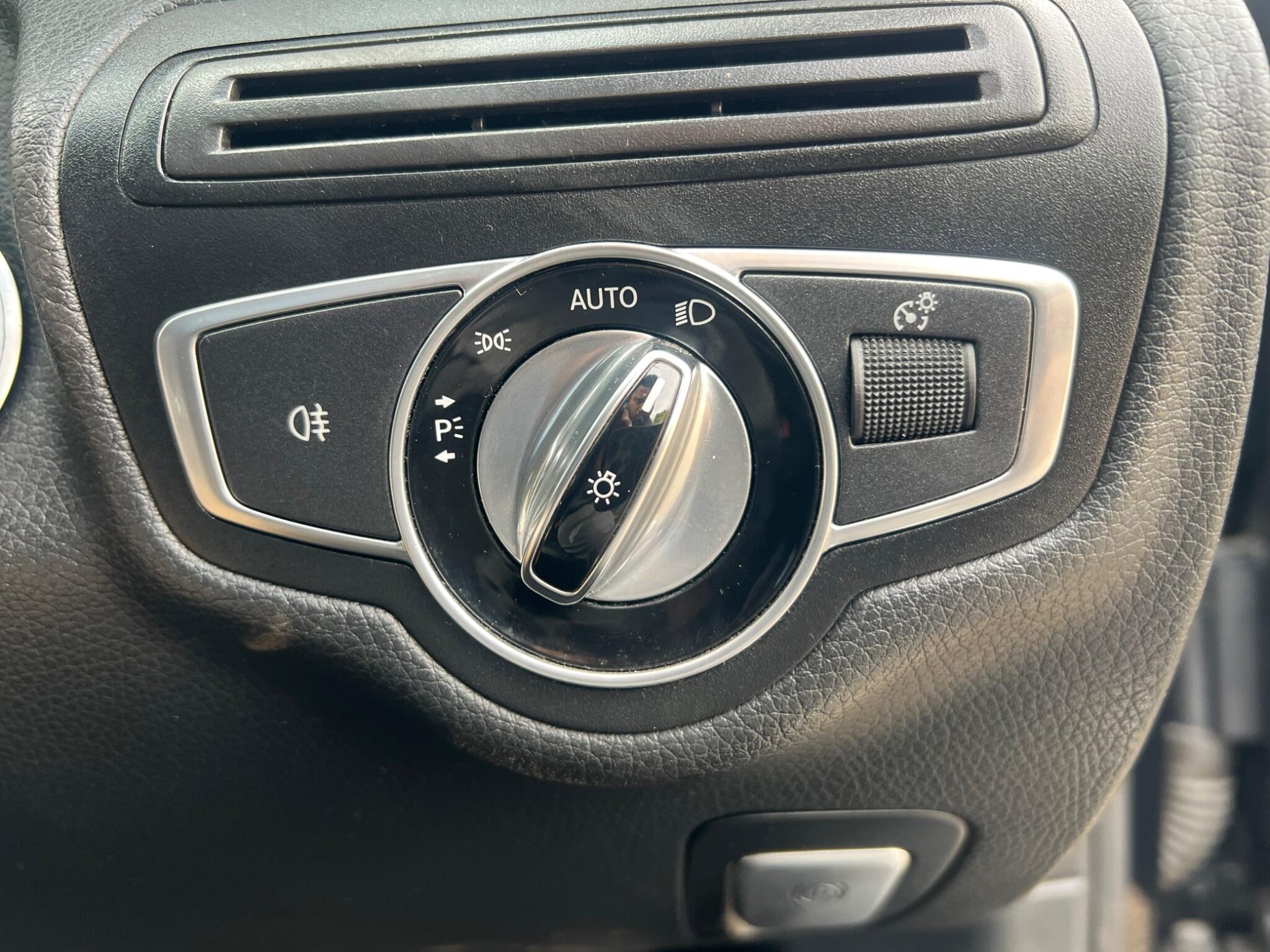 Mercedes-Benz C-Class view 52