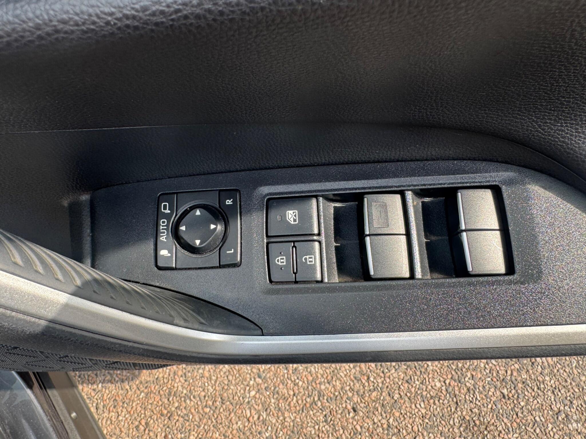 Toyota Rav4 view 18