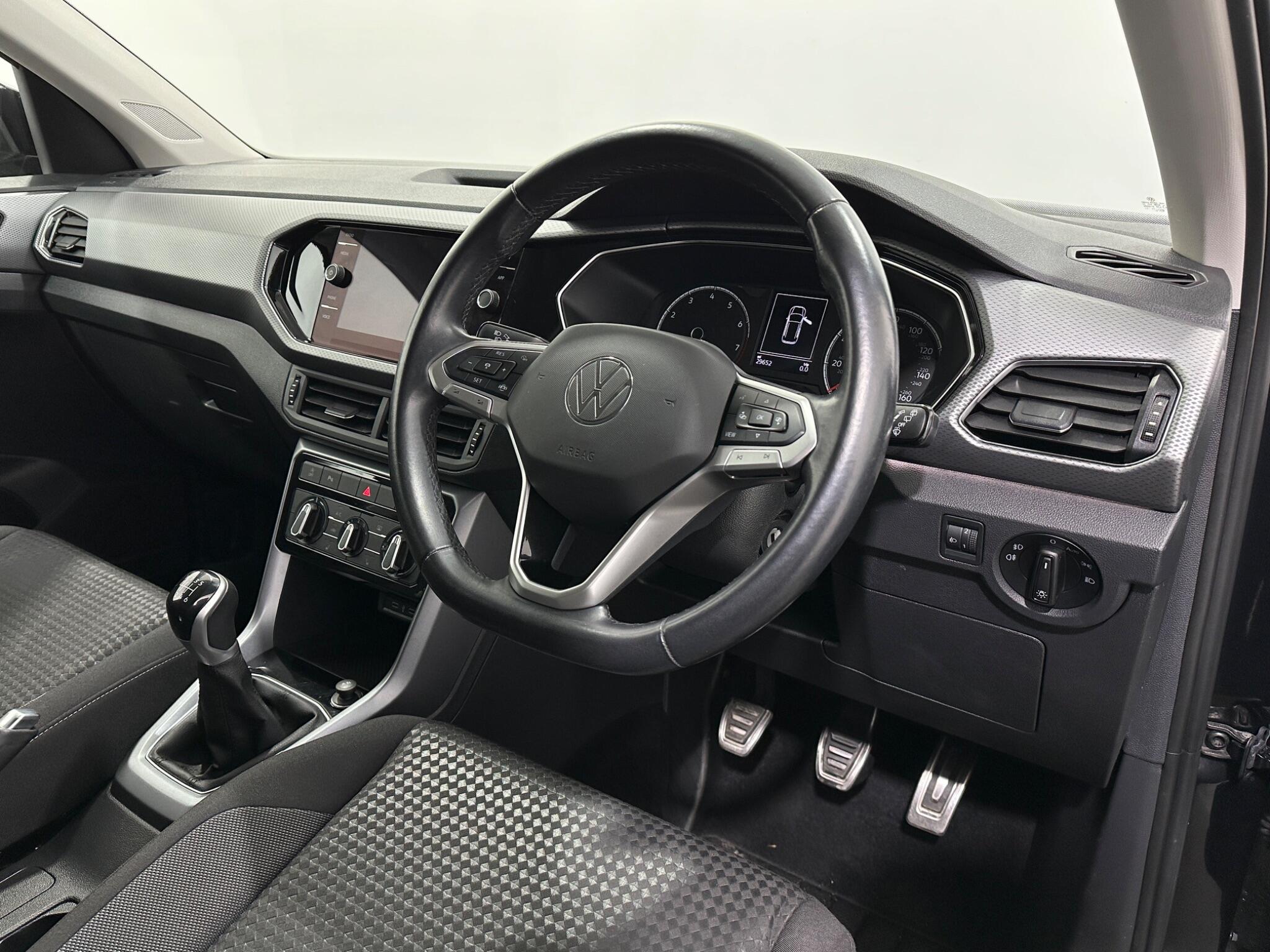 Volkswagen T-Cross view 11