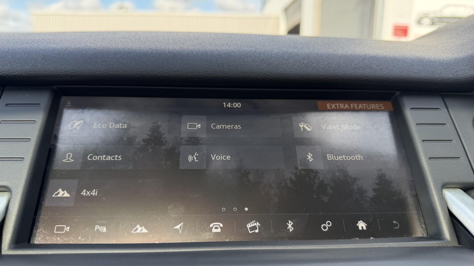 Land Rover Discovery Sport view 33