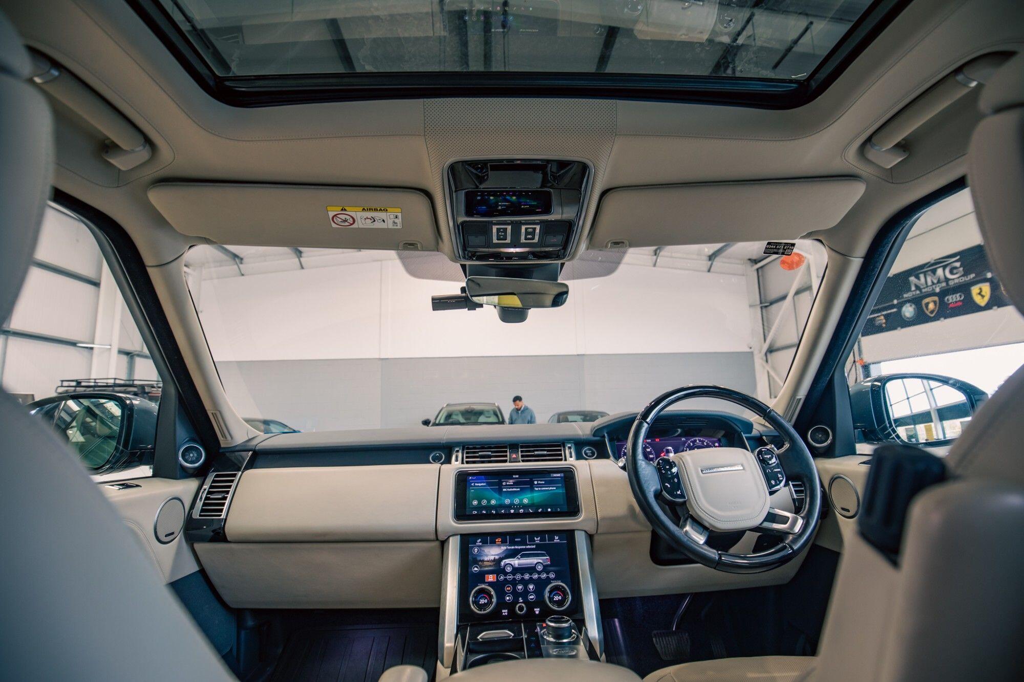Land Rover Range Rover view 15