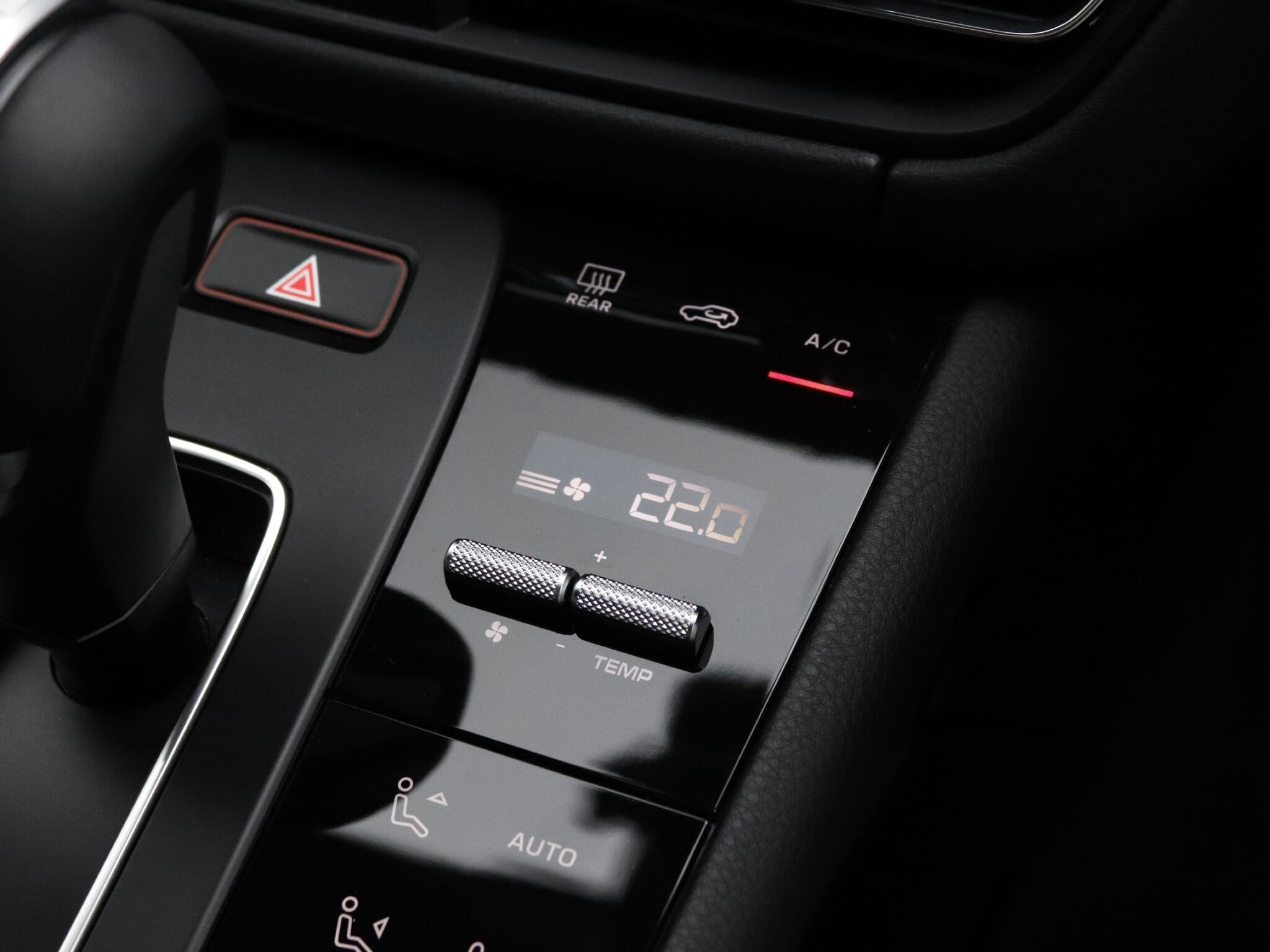 Porsche Macan view 28