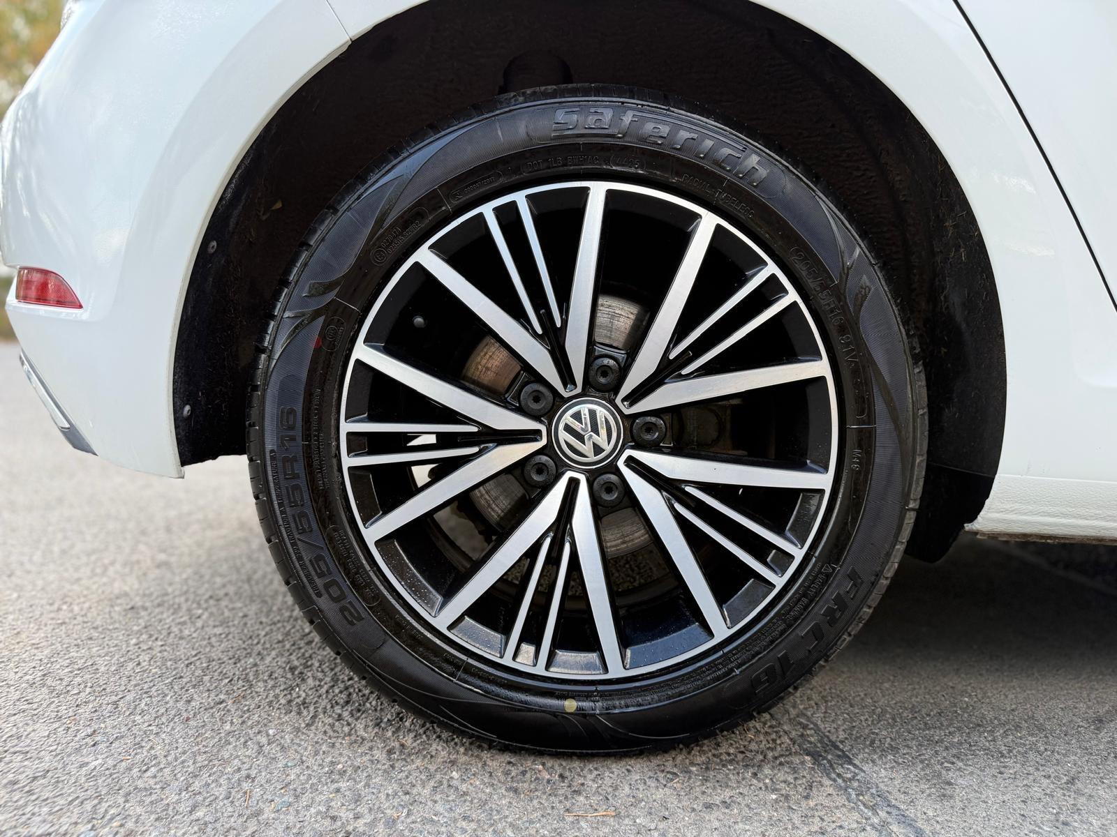 Volkswagen Golf view 29