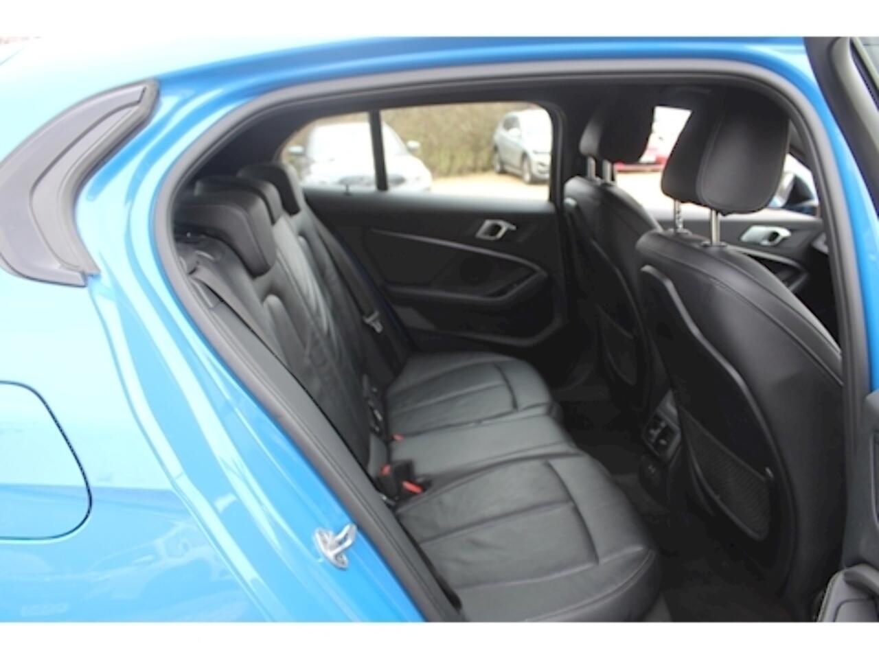 BMW 1 Series view 18