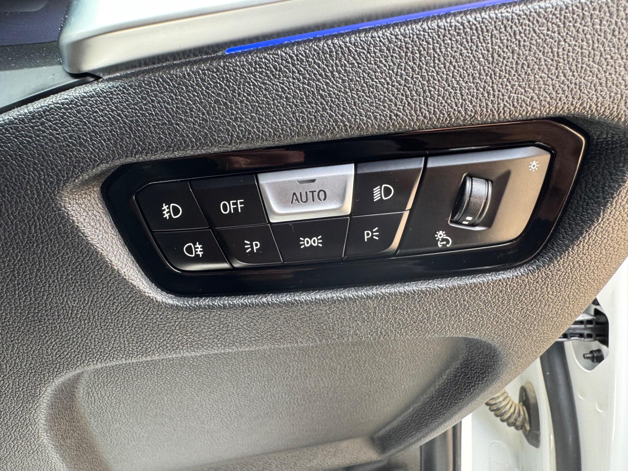BMW 3 Series view 28