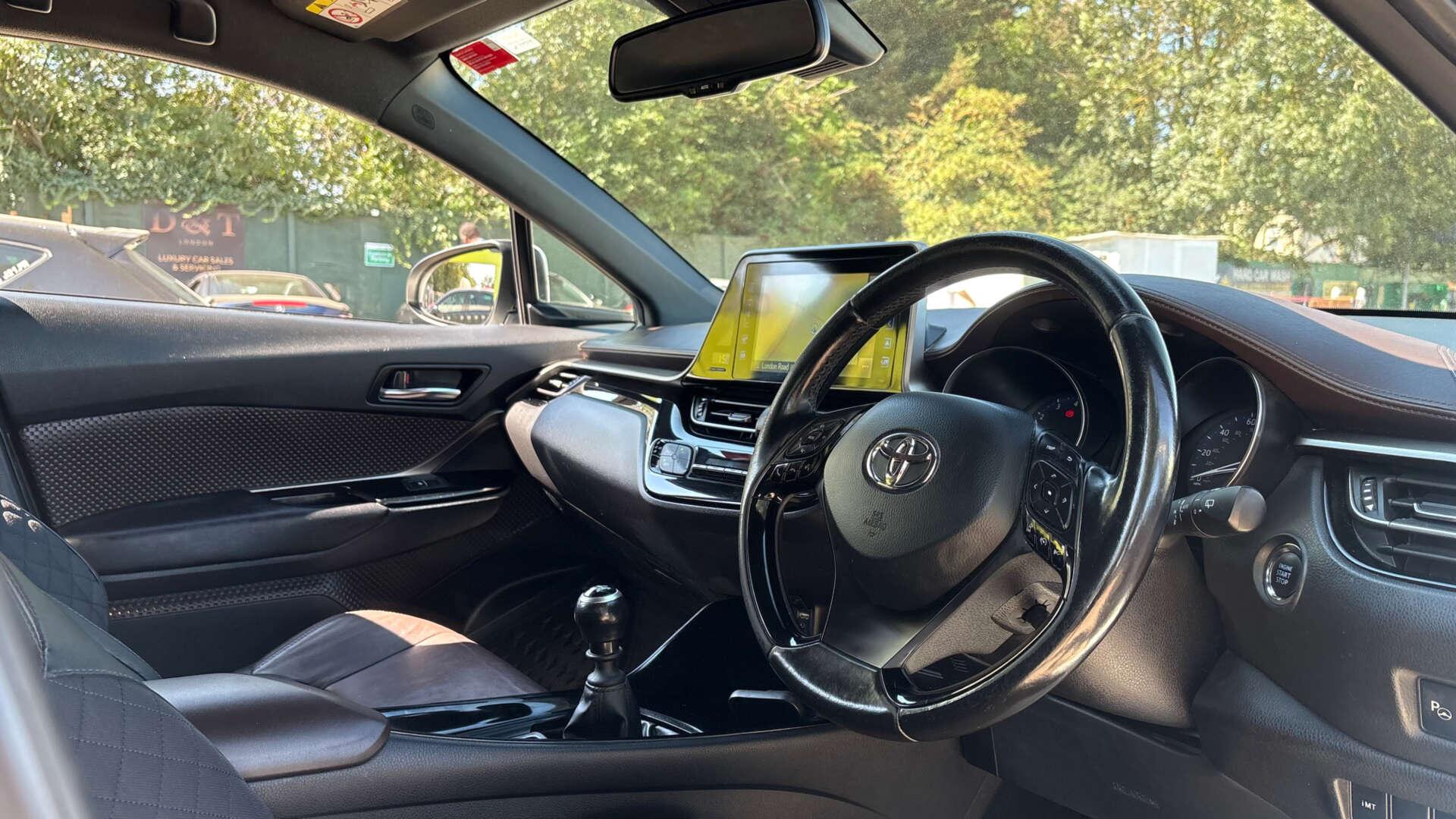 Toyota C-HR view 7