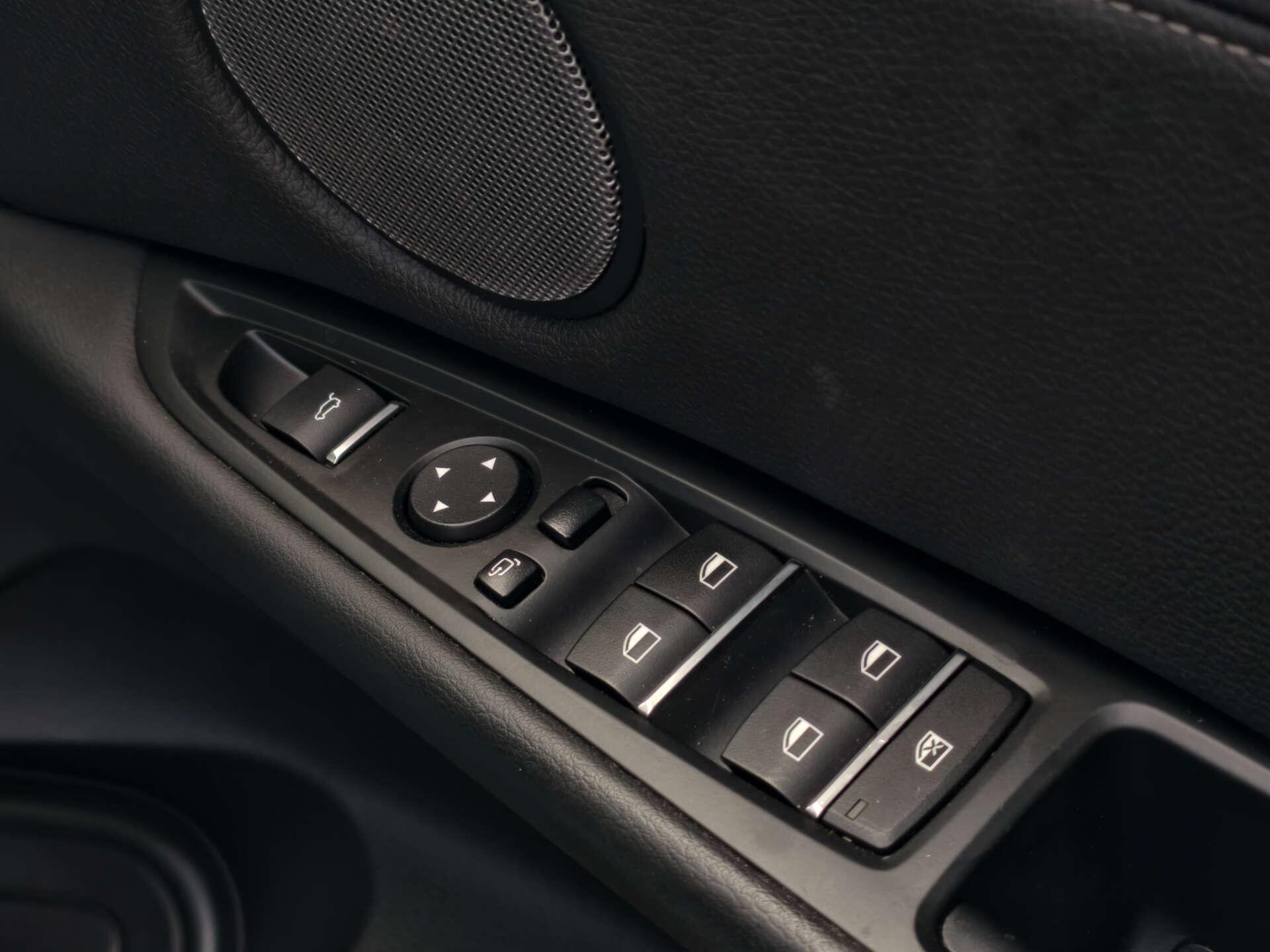 BMW X6 view 26
