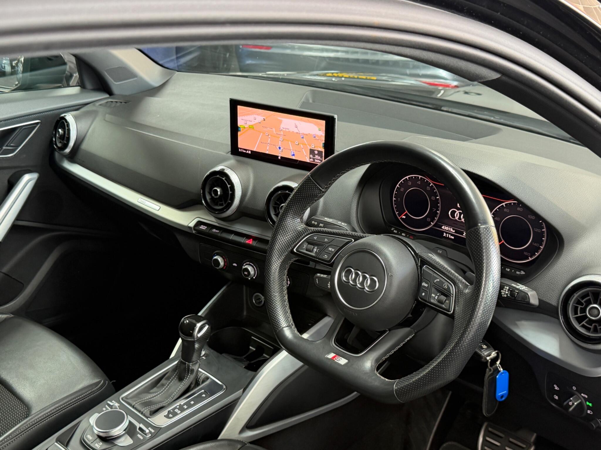 Audi Q2 view 6