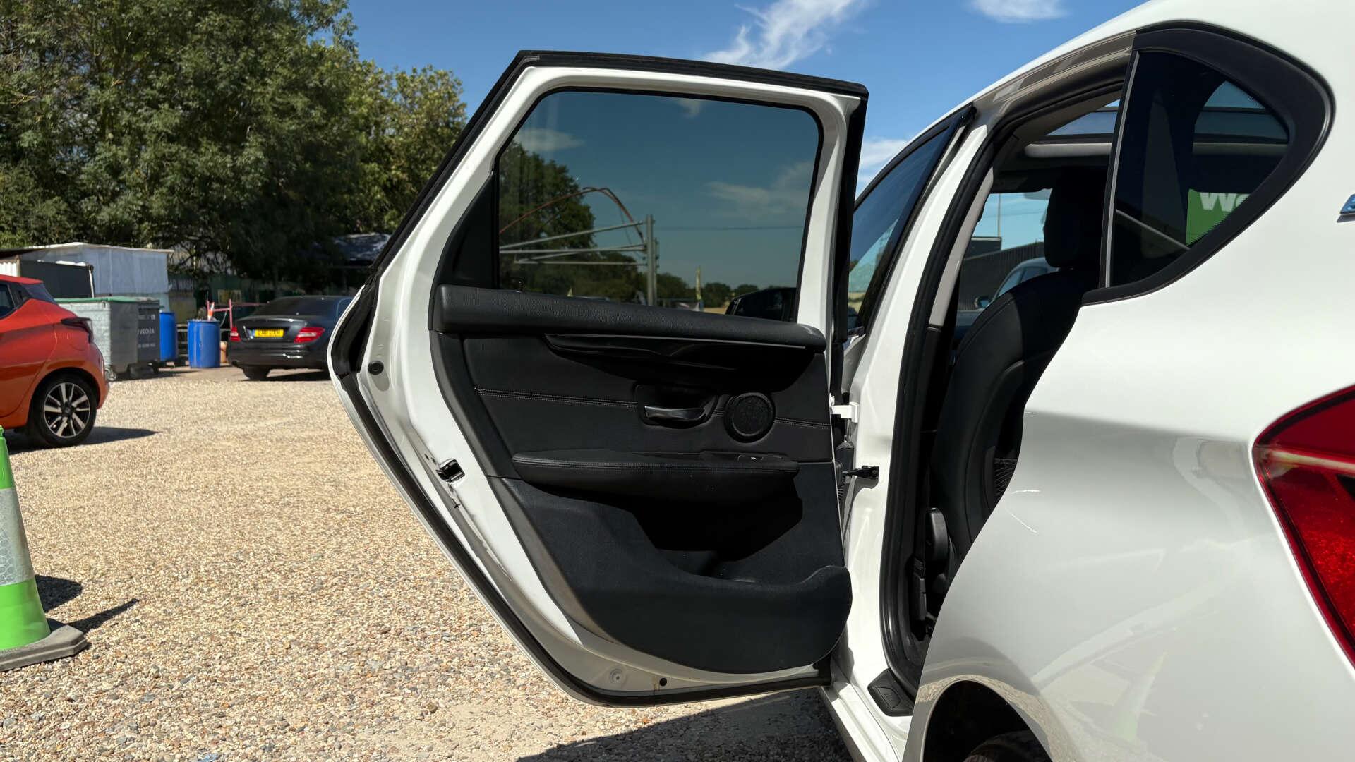 BMW 2 Series view 50