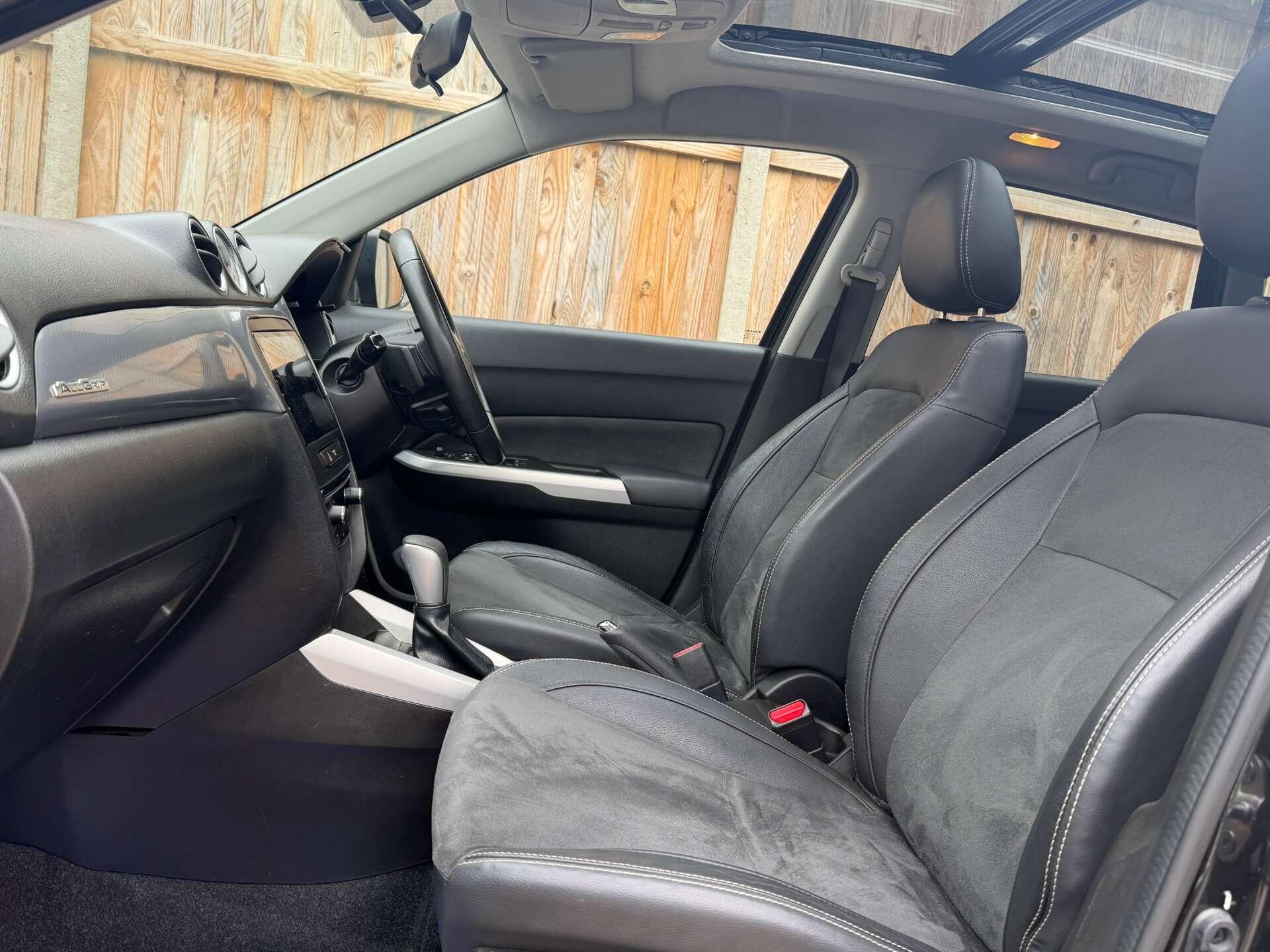 Suzuki Vitara view 18