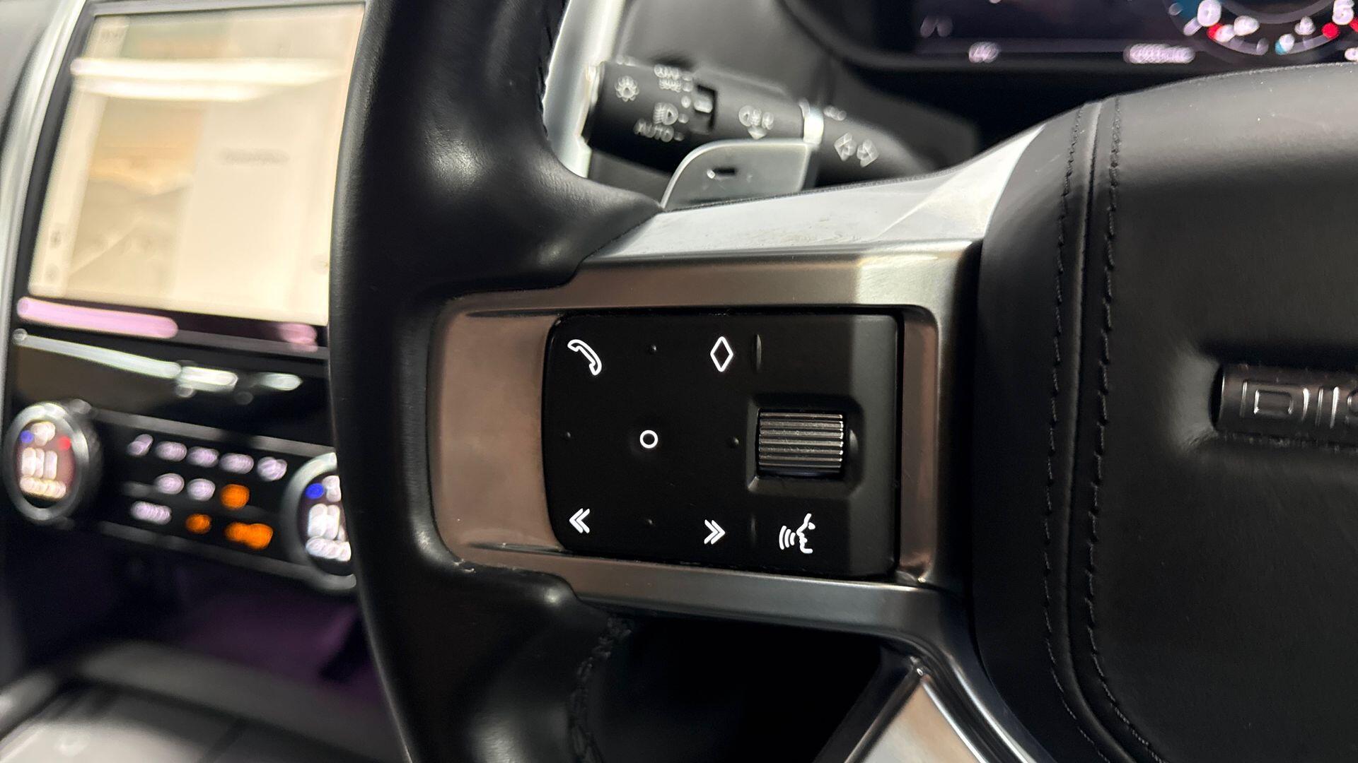 Land Rover Discovery view 25