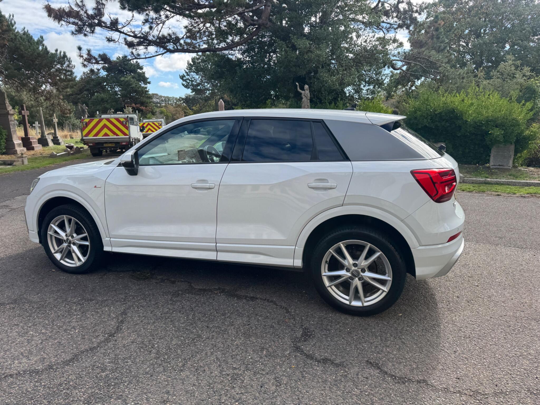 Audi Q2 view 14