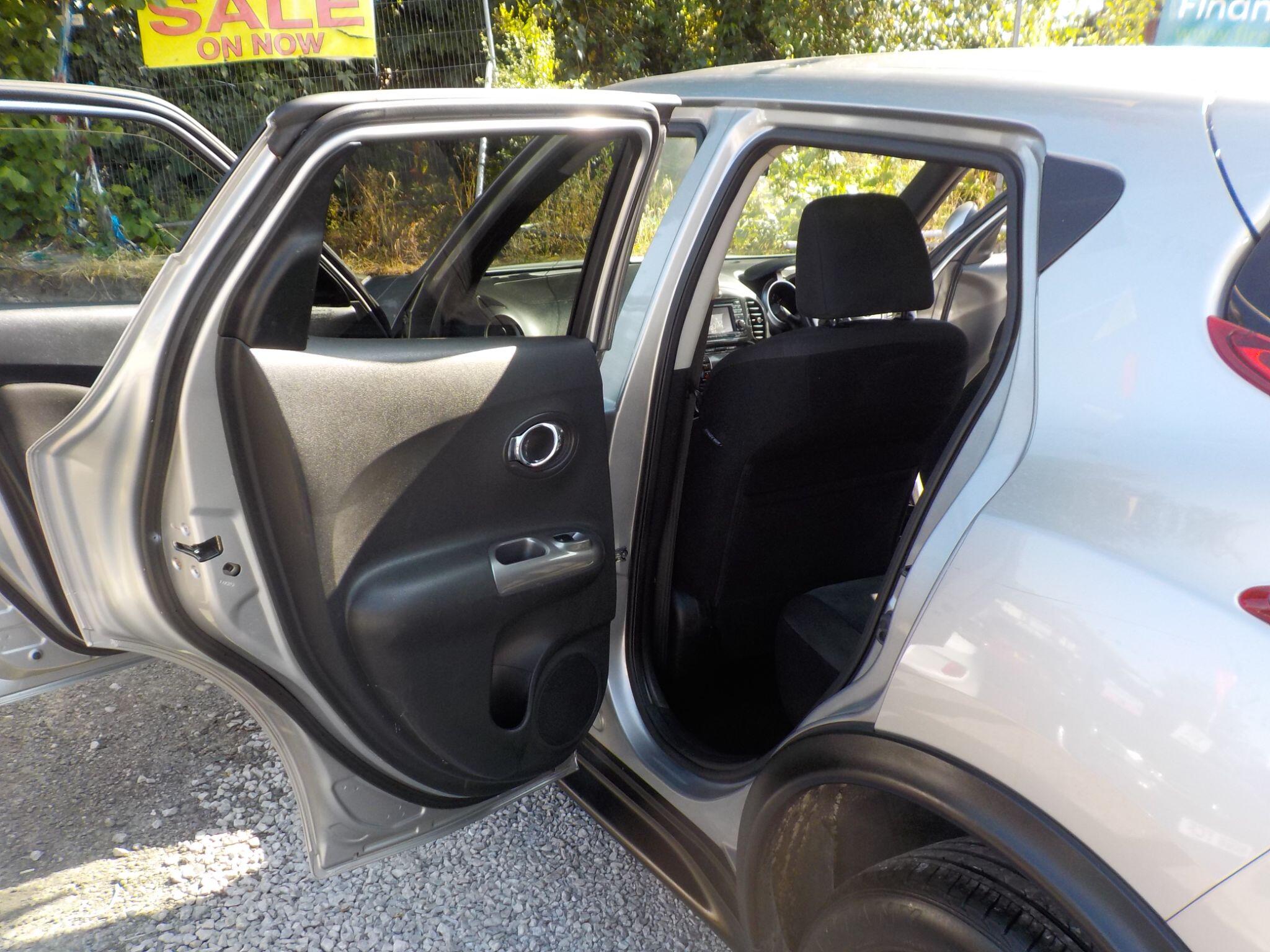 Nissan Juke 1.6 Acenta Premium Euro 5 (s/s) 5dr