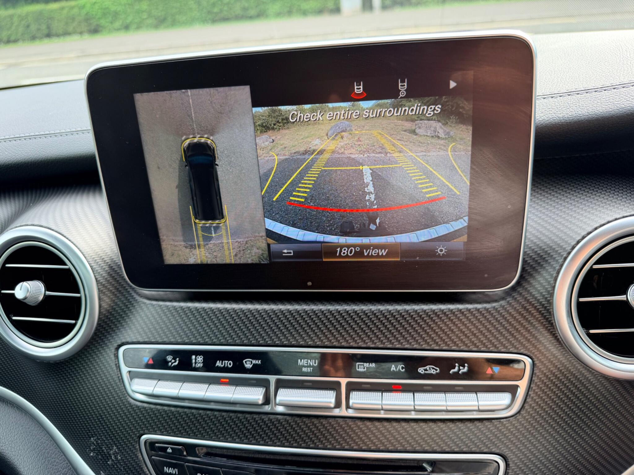 Mercedes-Benz V-Class view 36