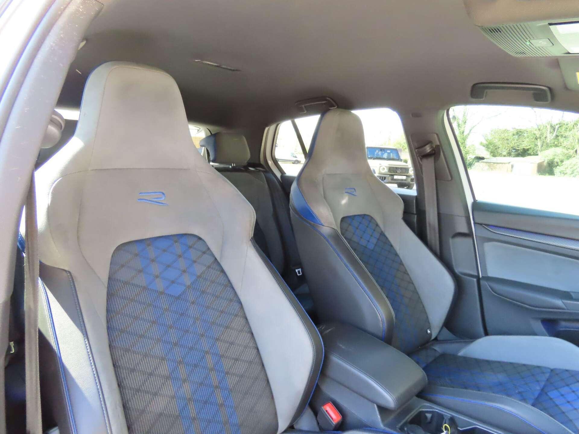 Volkswagen Golf view 8