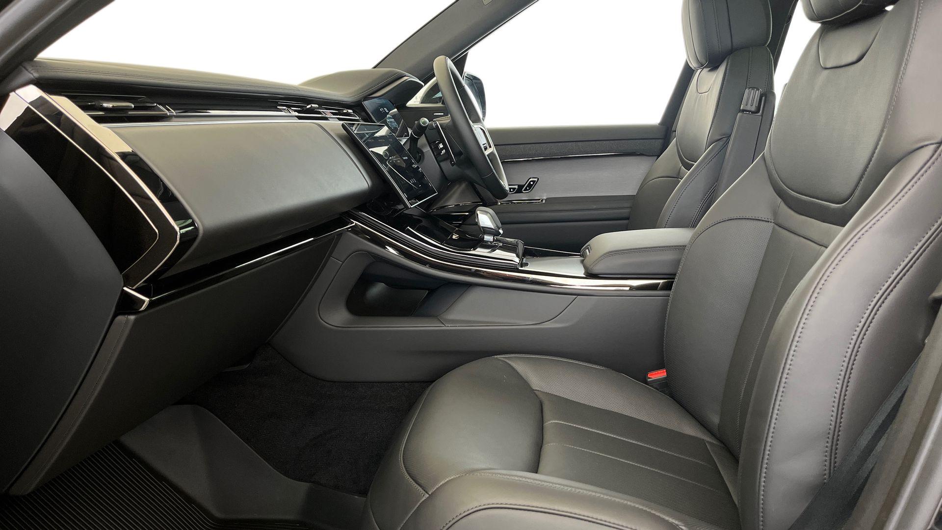 Land Rover Range Rover Sport view 3