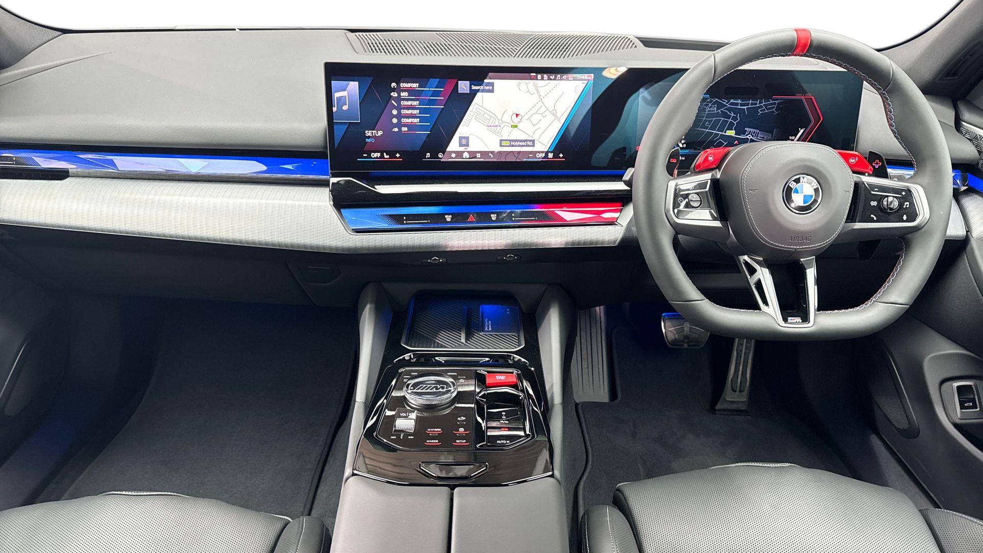 BMW M5 view 11