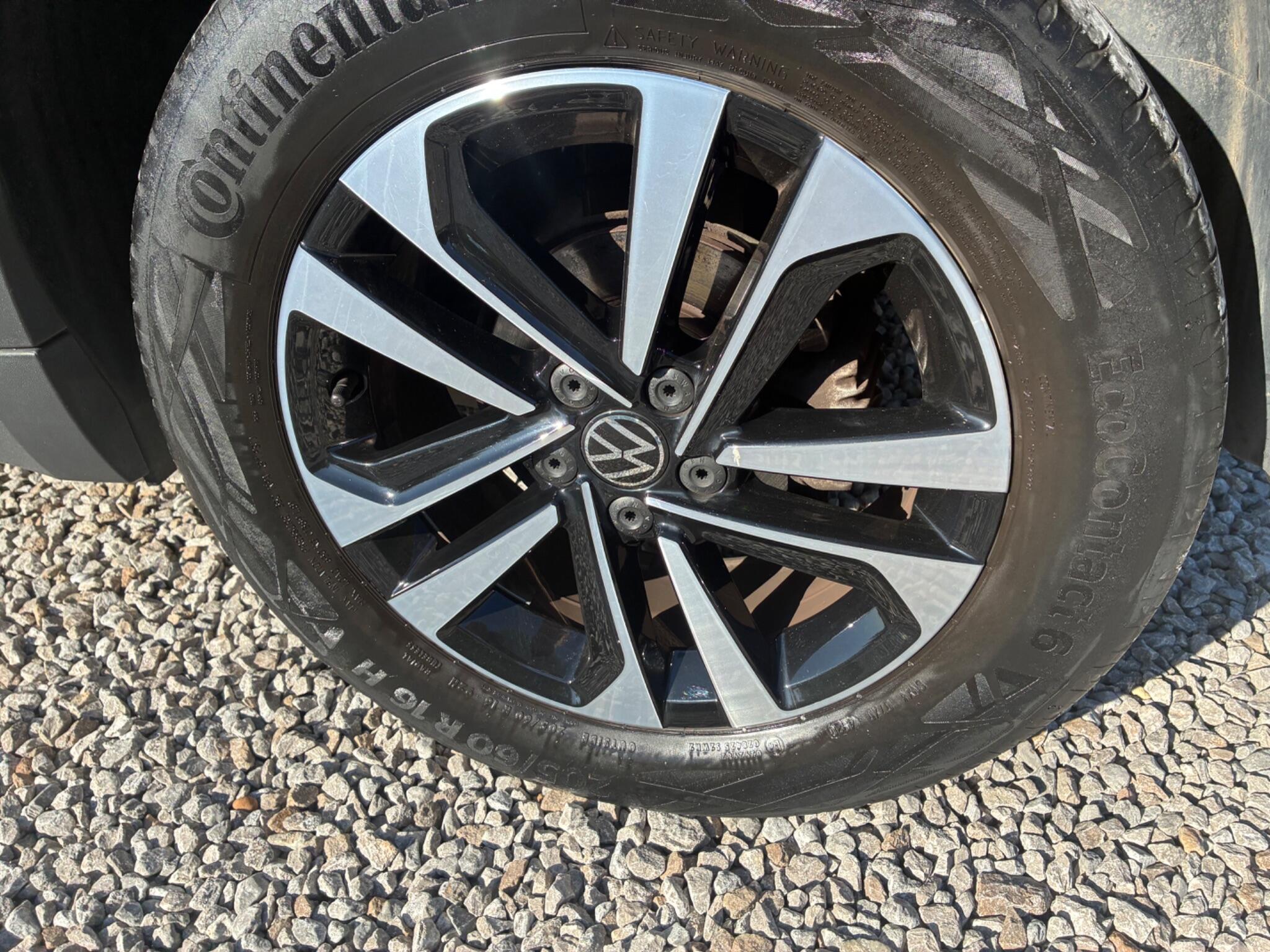 Volkswagen T-Cross view 13