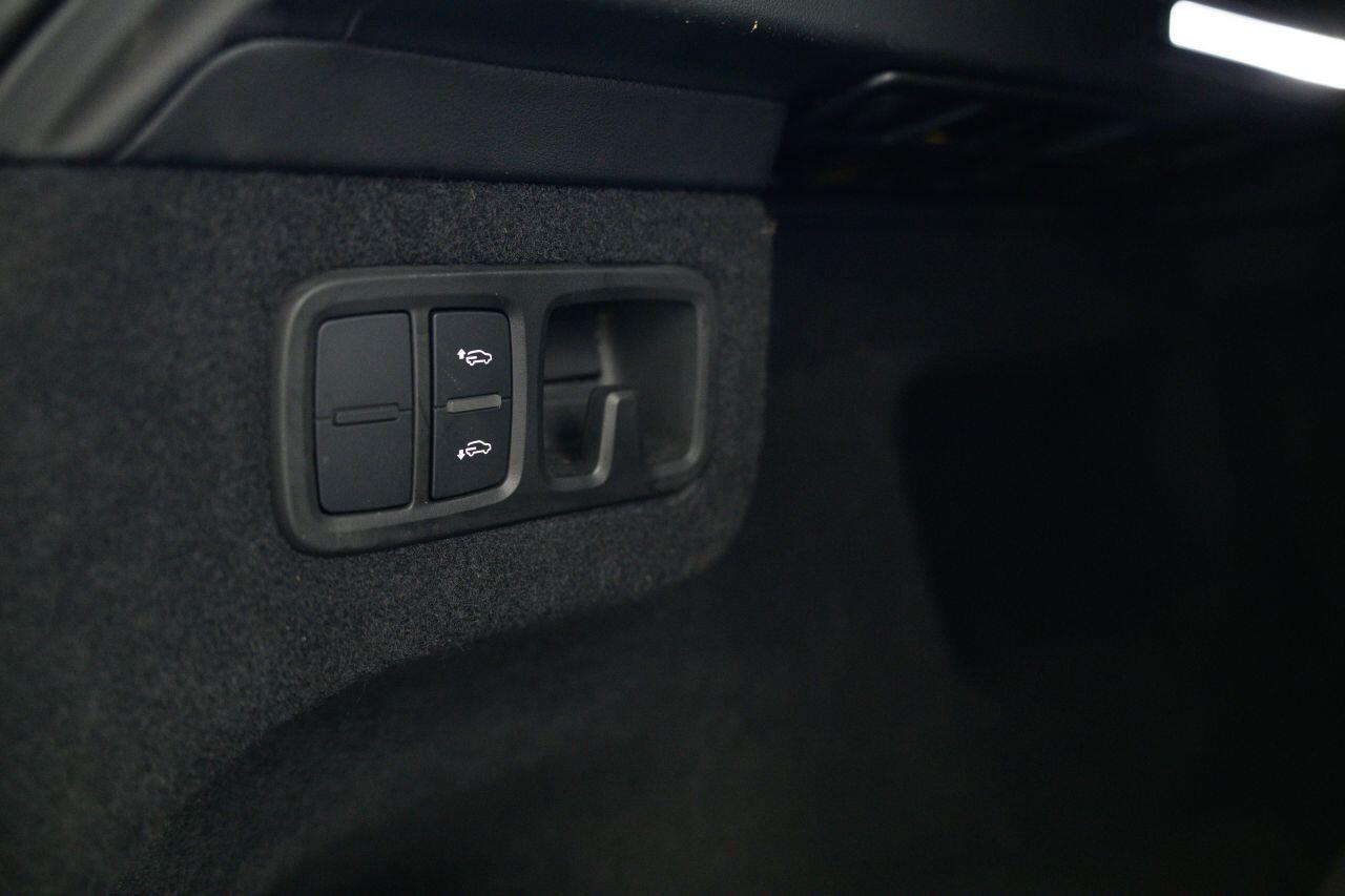Lamborghini Urus view 64