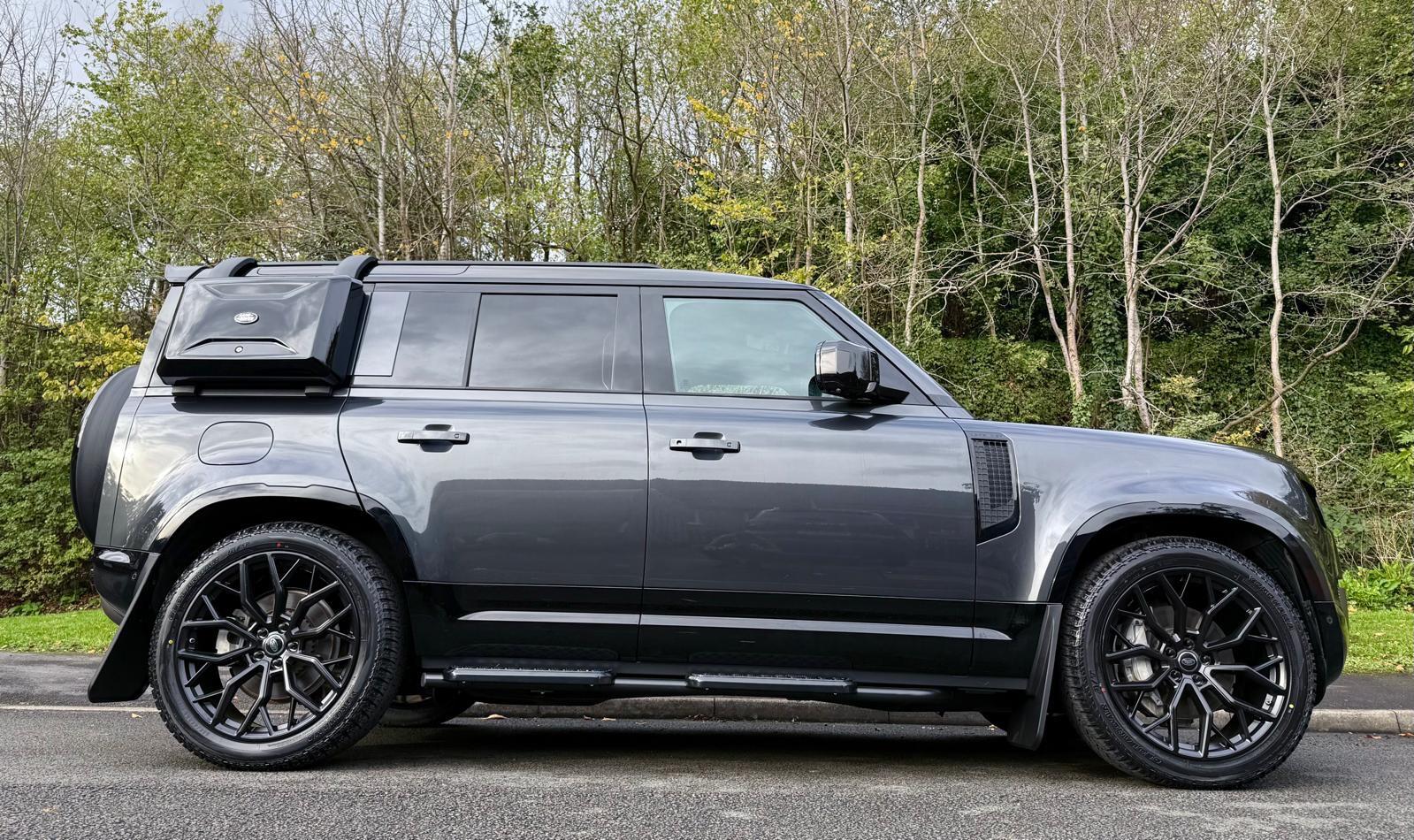 Land Rover Defender view 4