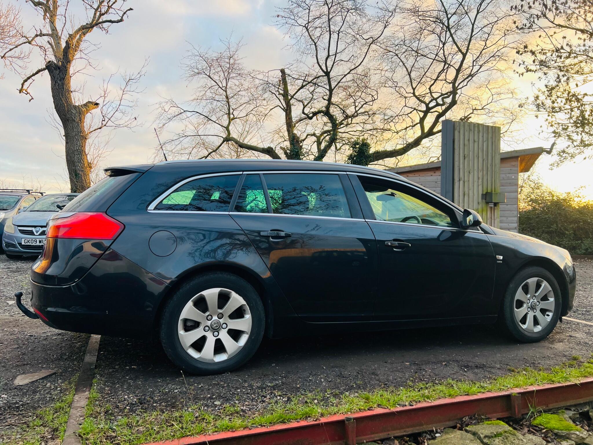 2013 Vauxhall Insignia 2.0 CDTi ecoFLEX SRi Sports Tourer Euro 5 (s/s) 5dr • 116,197 miles image 5